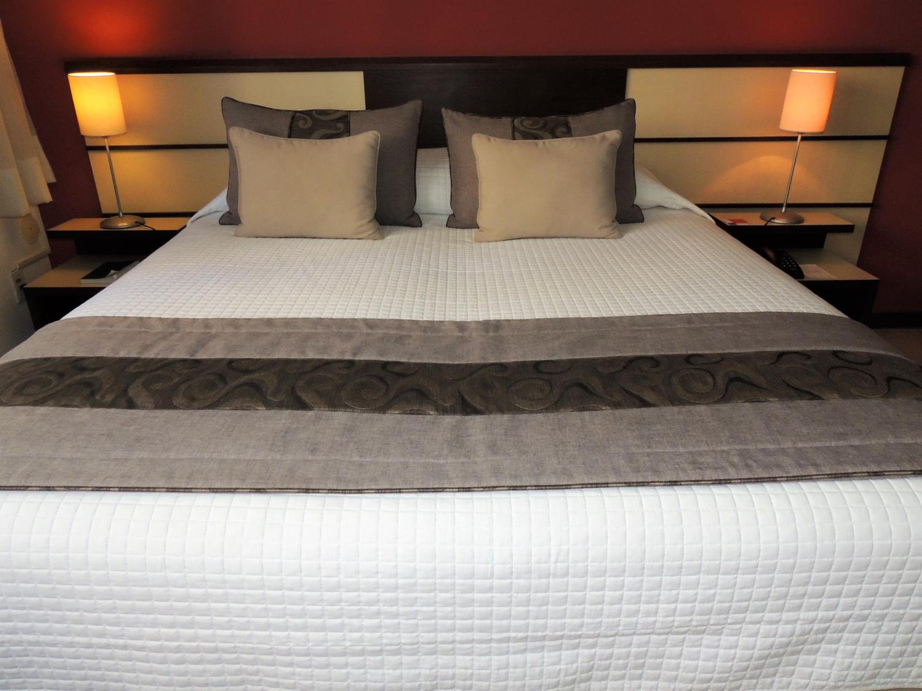 Mondrian Suite Hotel
