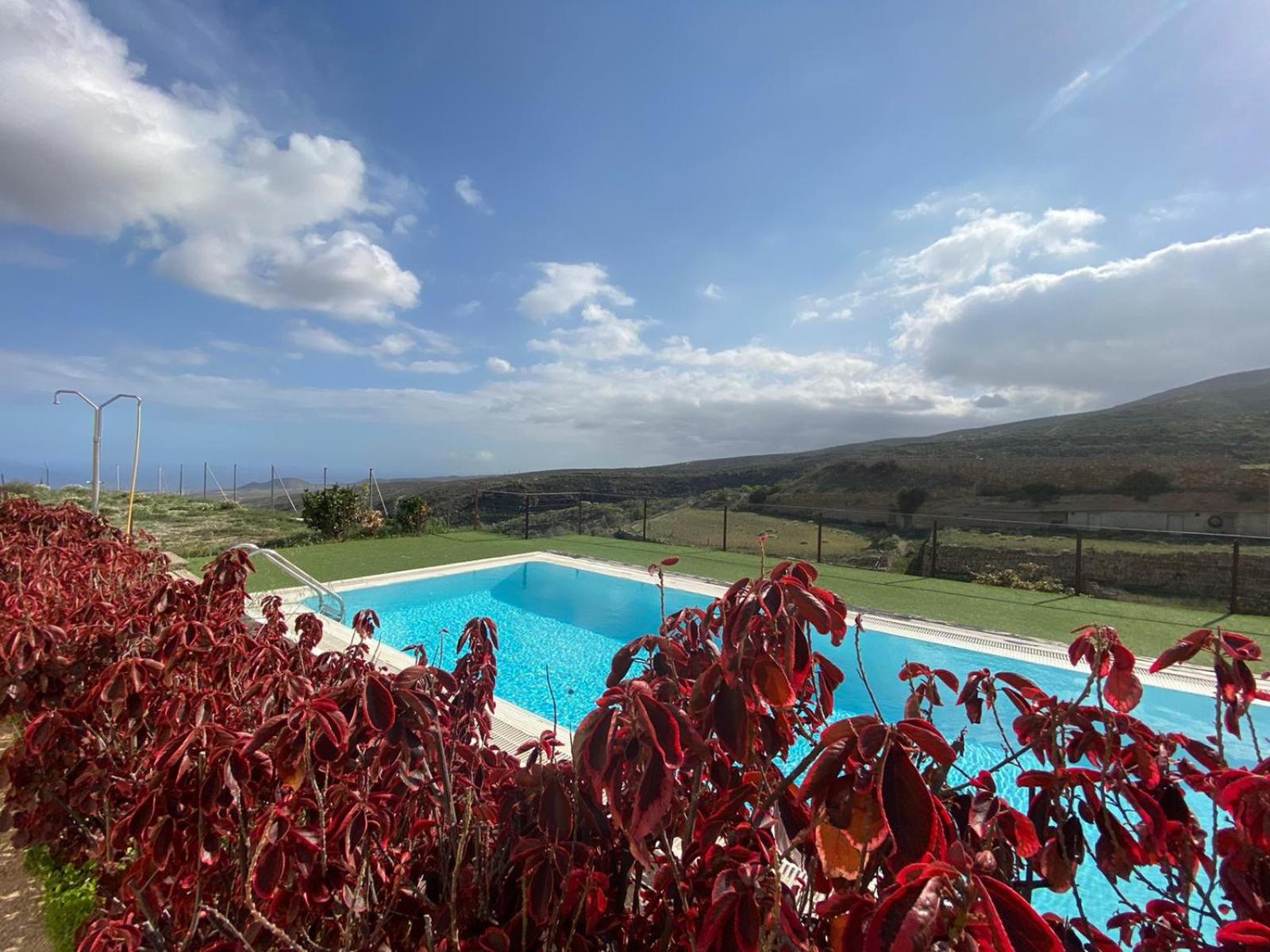 Country house with shared pool and views