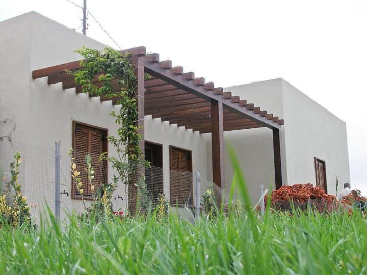 Country house with shared pool and views