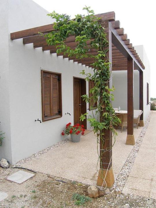 Country house with shared pool and views