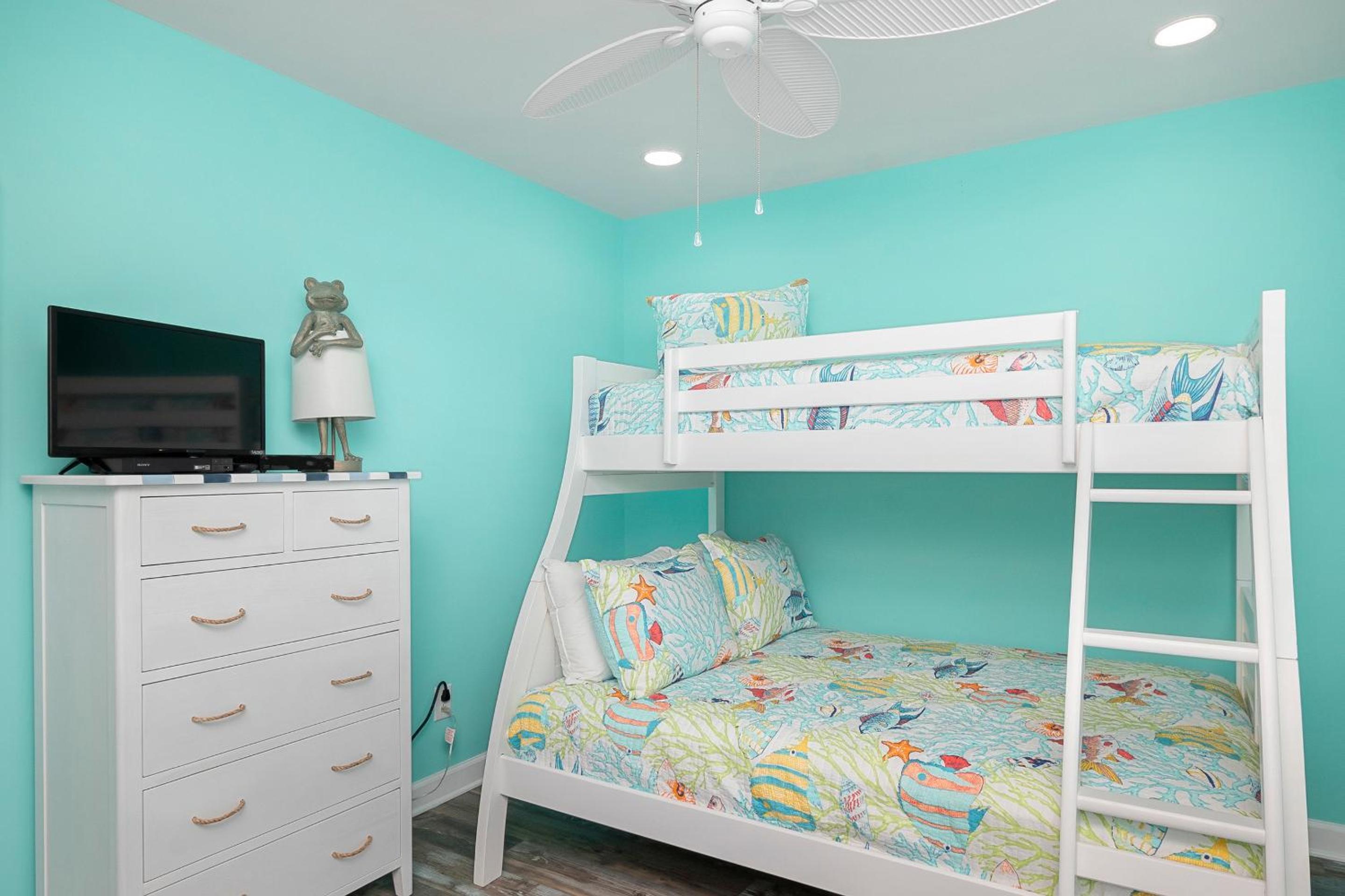 A Pier To Sea by Oak Island Accommodations view 4