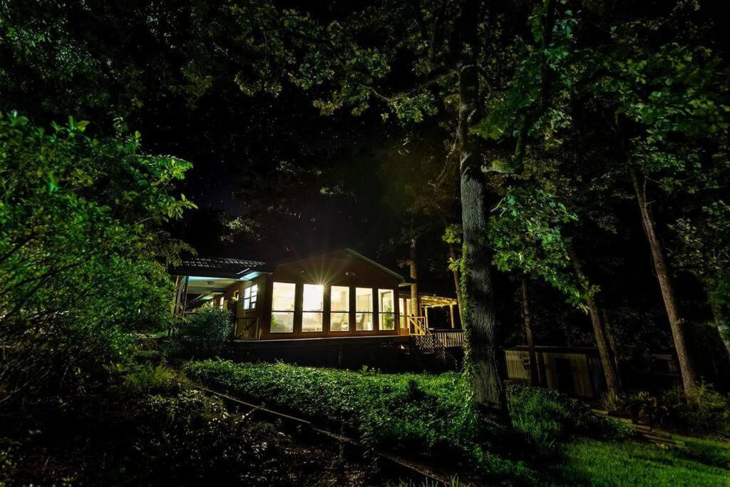 Lakefront 3BR with Bunkhouse and Kayaks, Rowboat Included view 4