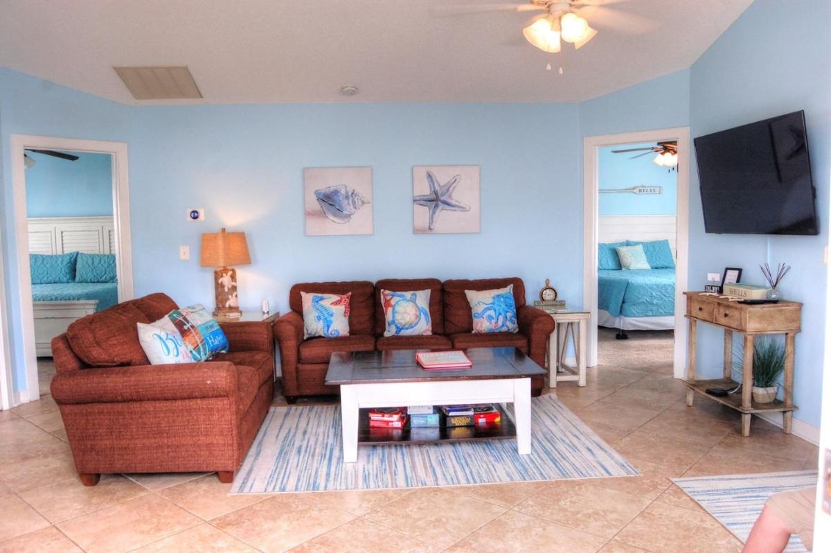 Ocean Green Cottage 9650 view 3