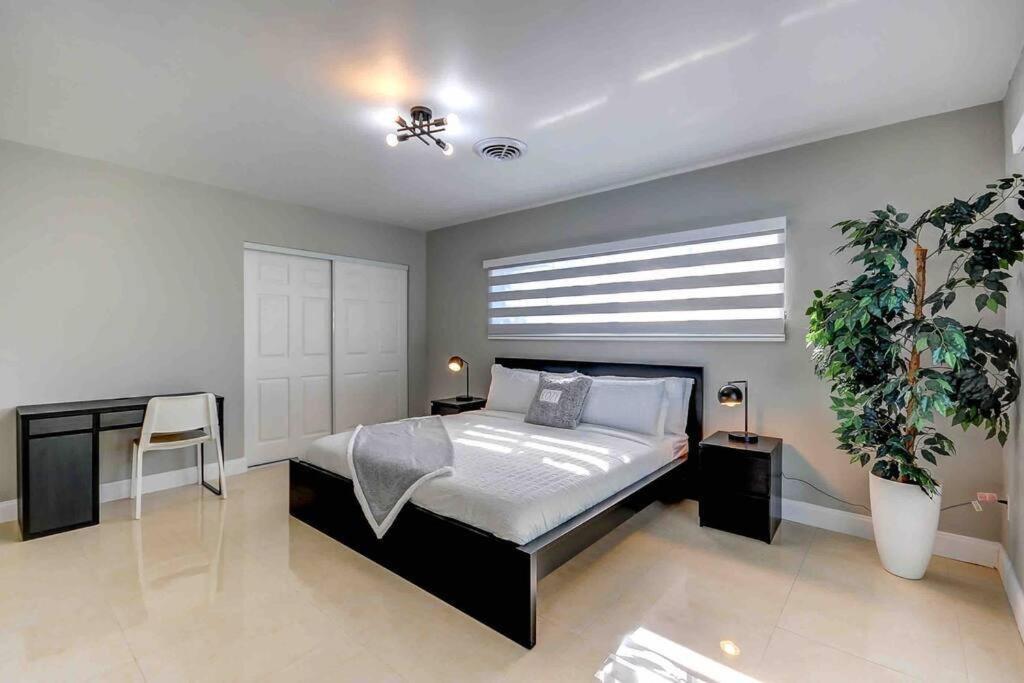 Grand Home Jacuzzi, Heated Pool, Games, BB Court L20