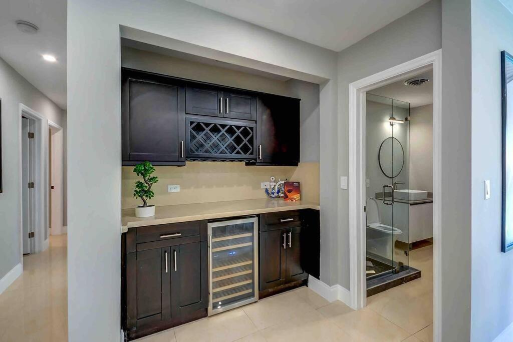 Grand Home Jacuzzi, Heated Pool, Games, BB Court L20