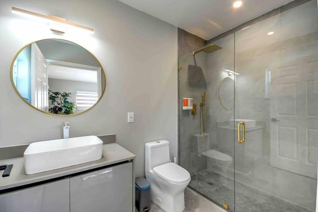 Grand Home Jacuzzi, Heated Pool, Games, BB Court L20
