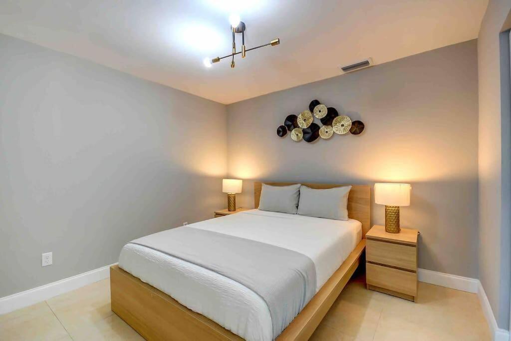 Grand Home Jacuzzi, Heated Pool, Games, BB Court L20