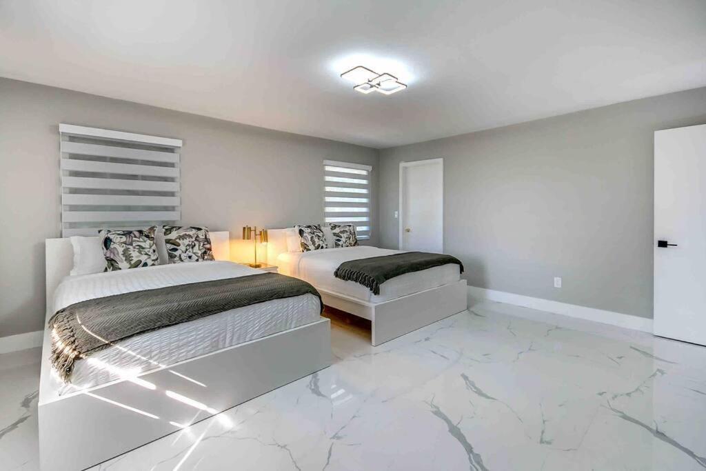 Grand Home Jacuzzi, Heated Pool, Games, BB Court L20
