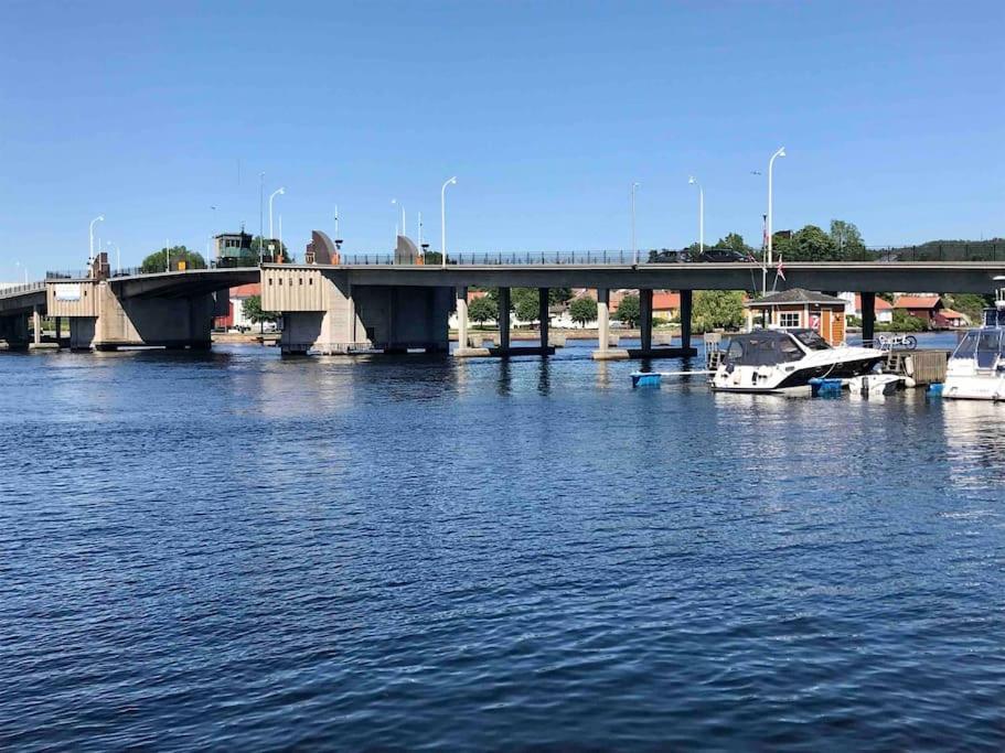 Hus i Porsgrunn sentrum med rolige omgivelser, gangavstand til "alt" & gratis parkering til flere biler view 3