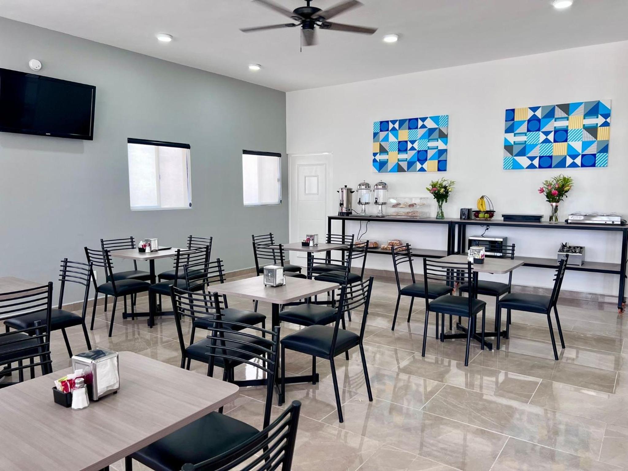 Saltillo Vacations - Capital Hotel Saltillo - Property Image 9