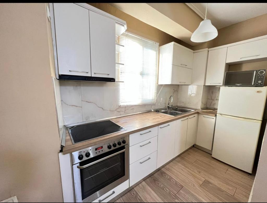 LETI APARTMENTS 21 ST photo 3