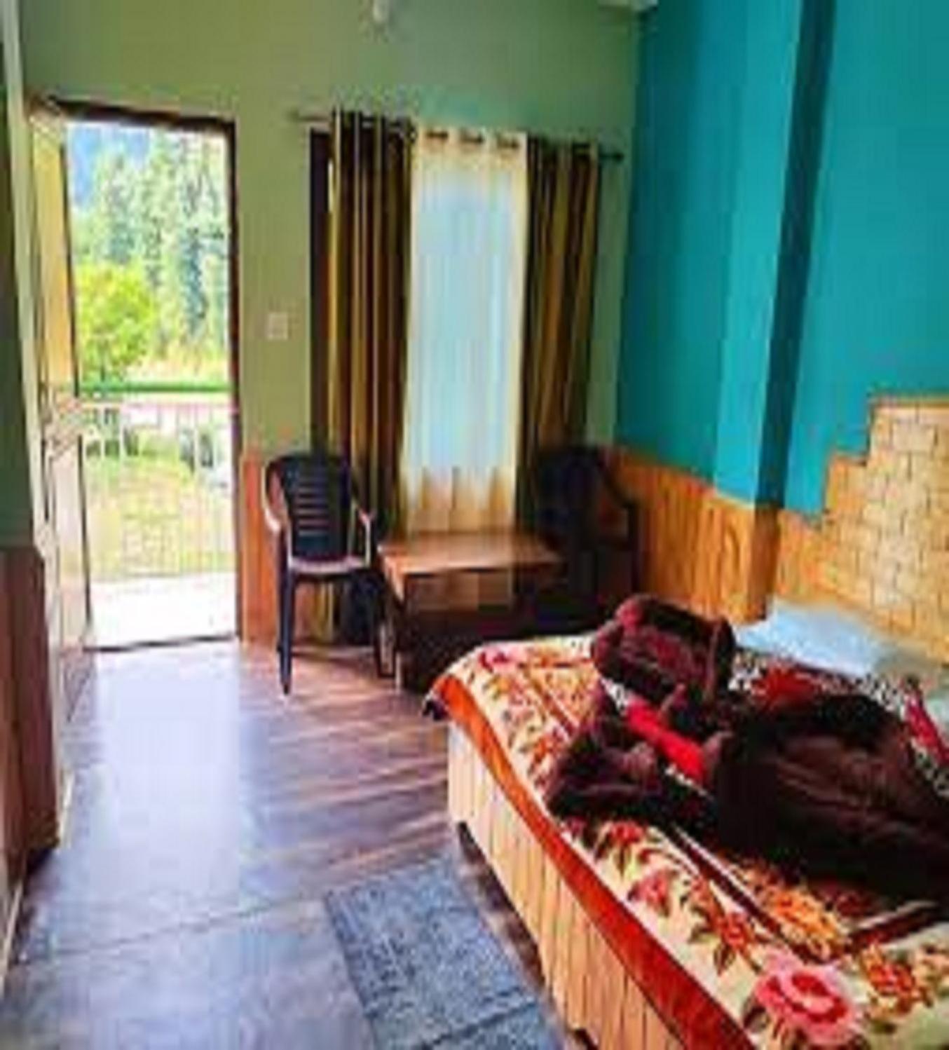 Hotel Surat, Barot view 4