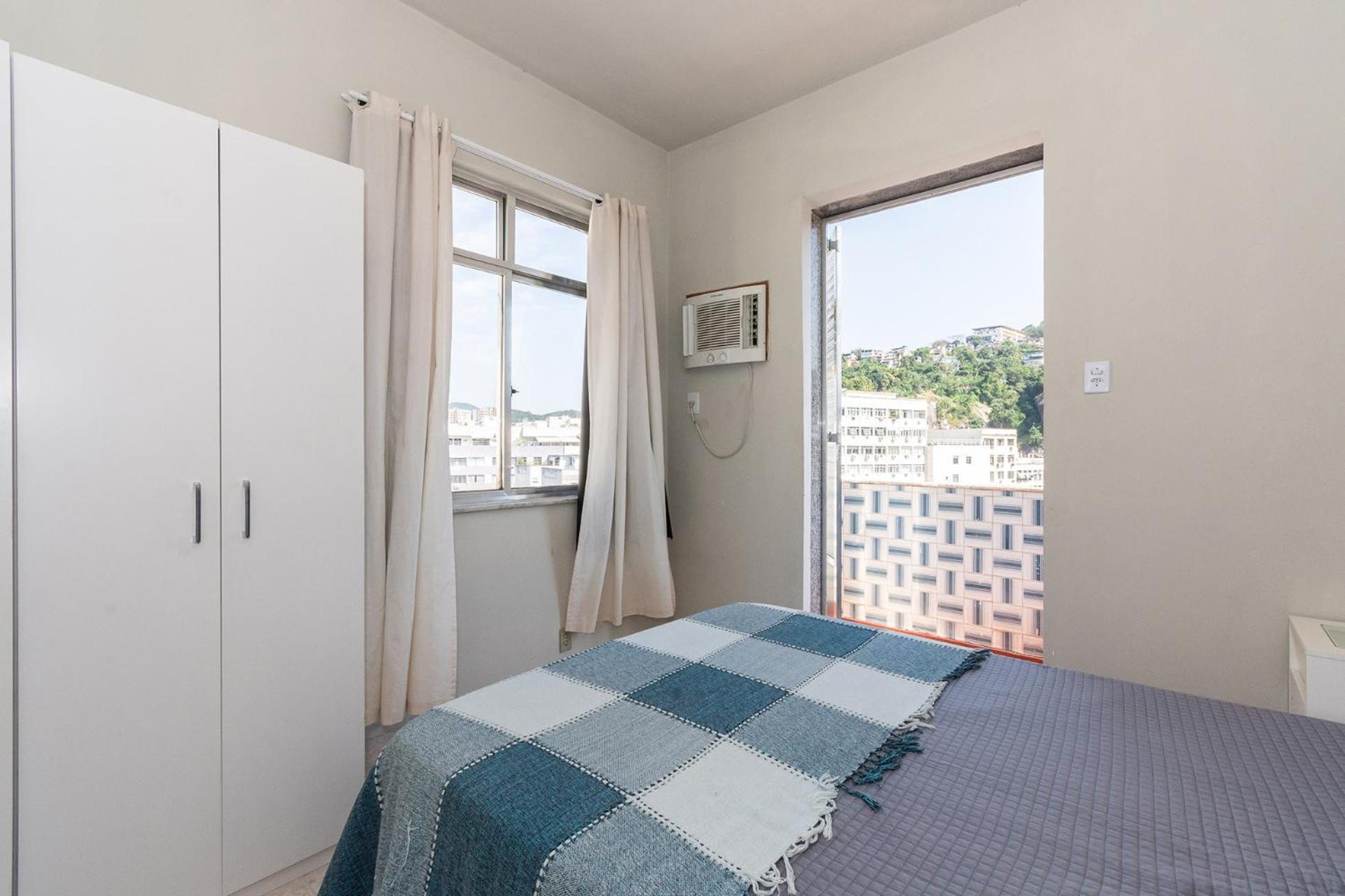 Apartamento c WiFi a 900m da Praia do Flamengo RJ