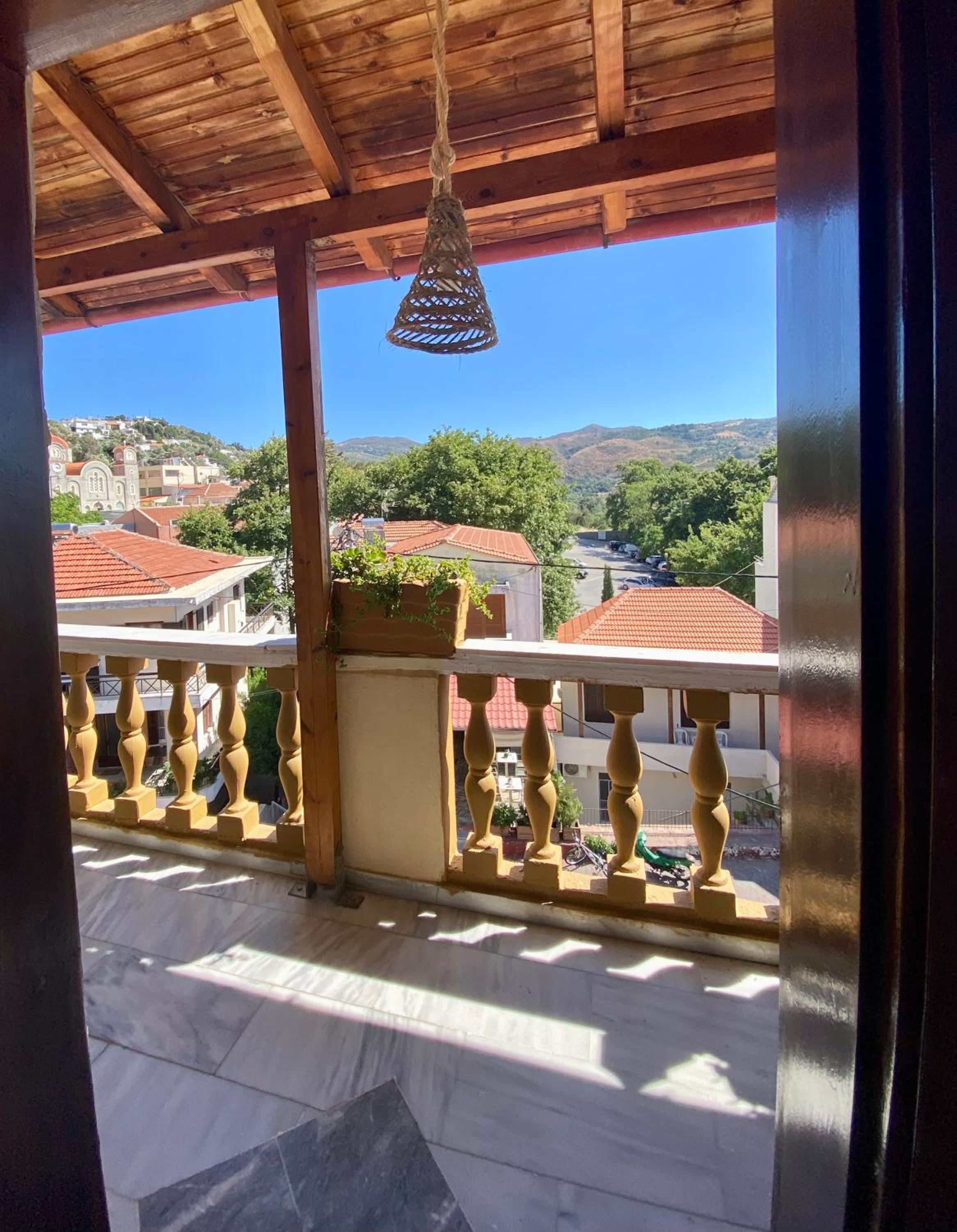 Costas Inn