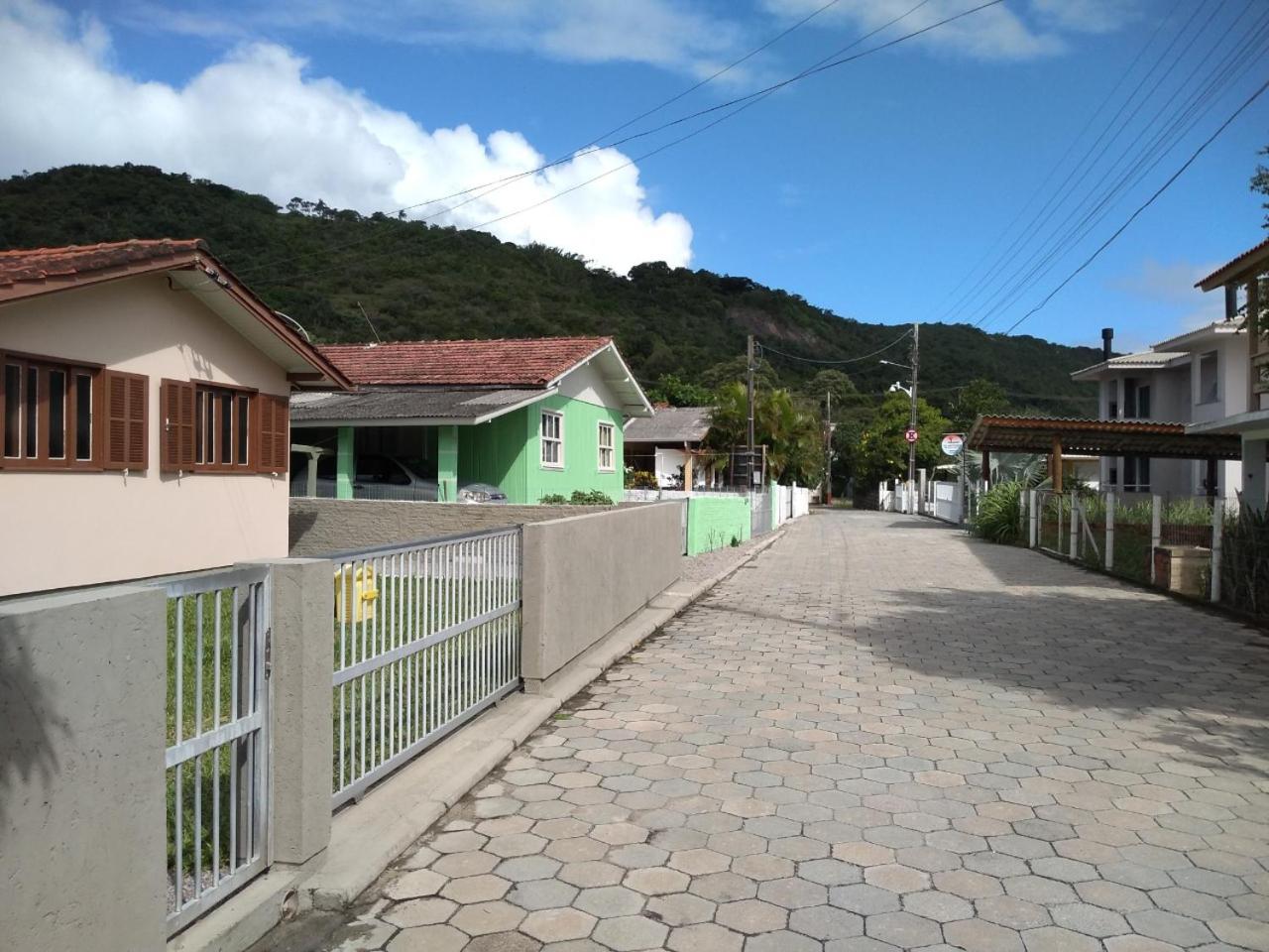 Casa na Pinheira, Praia de Cima