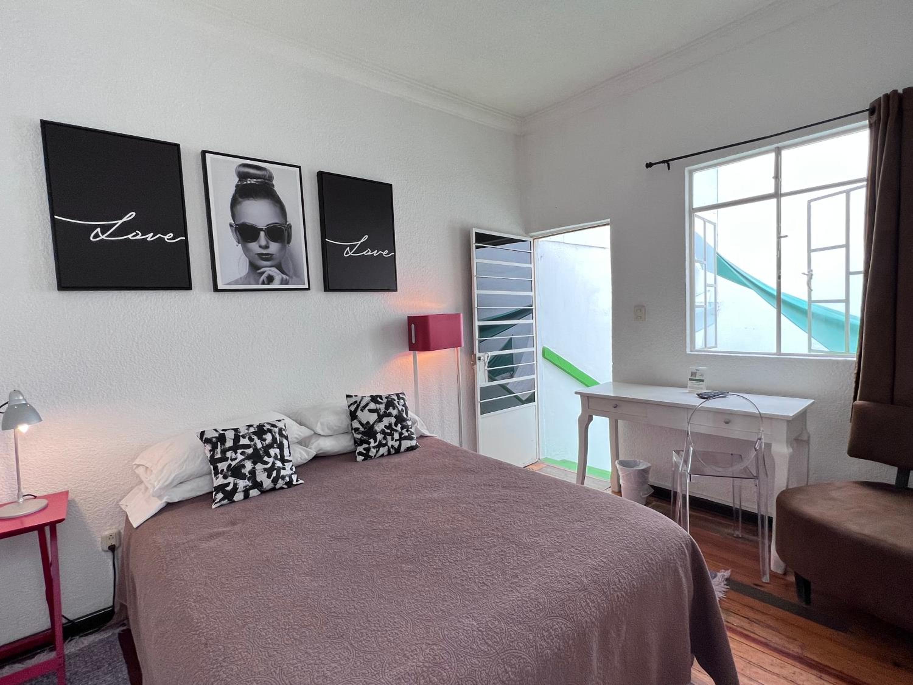 Distrito Condesa Rooms and Studios