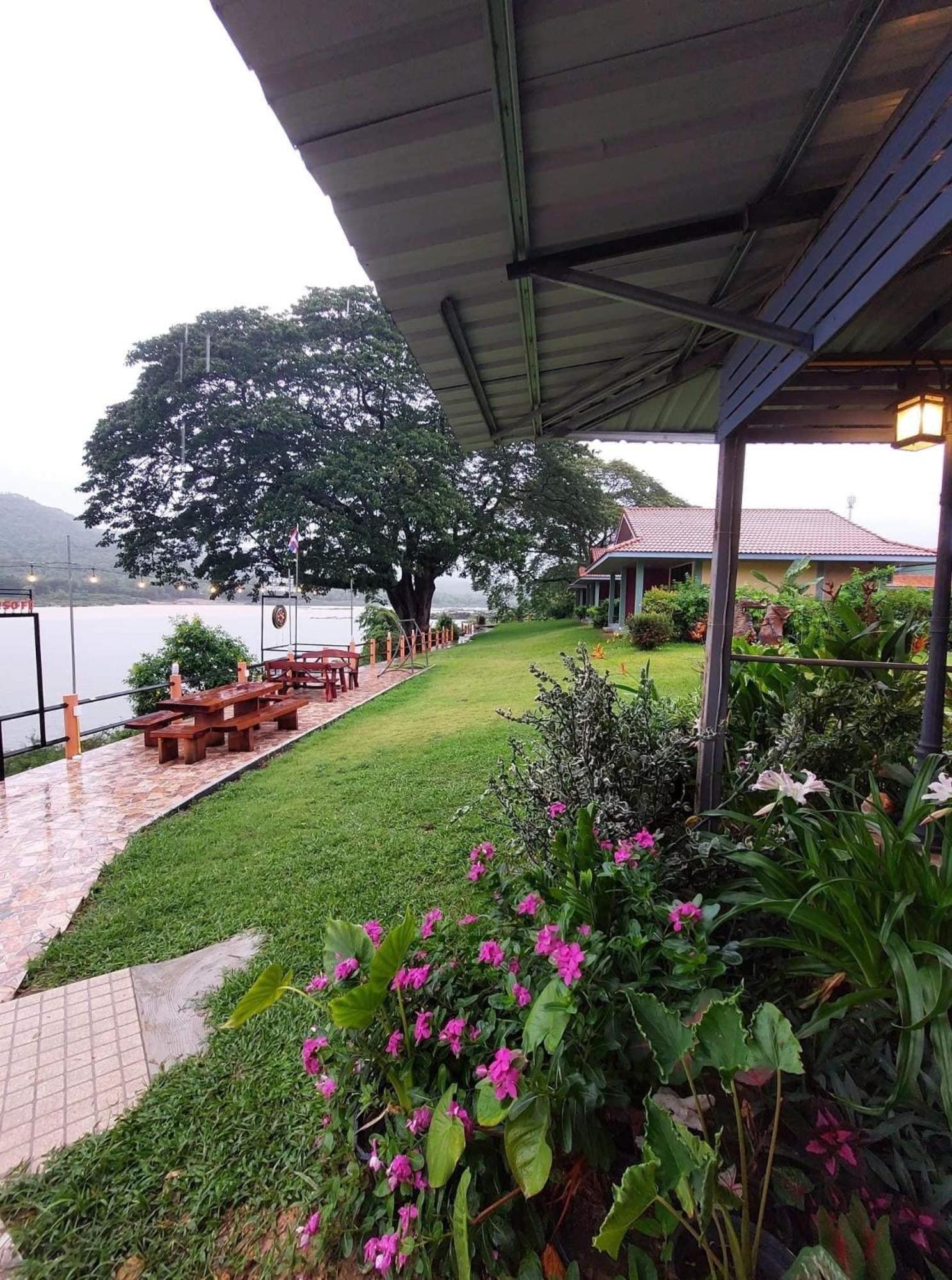 Khong Chiam Orchid Riverside Resort