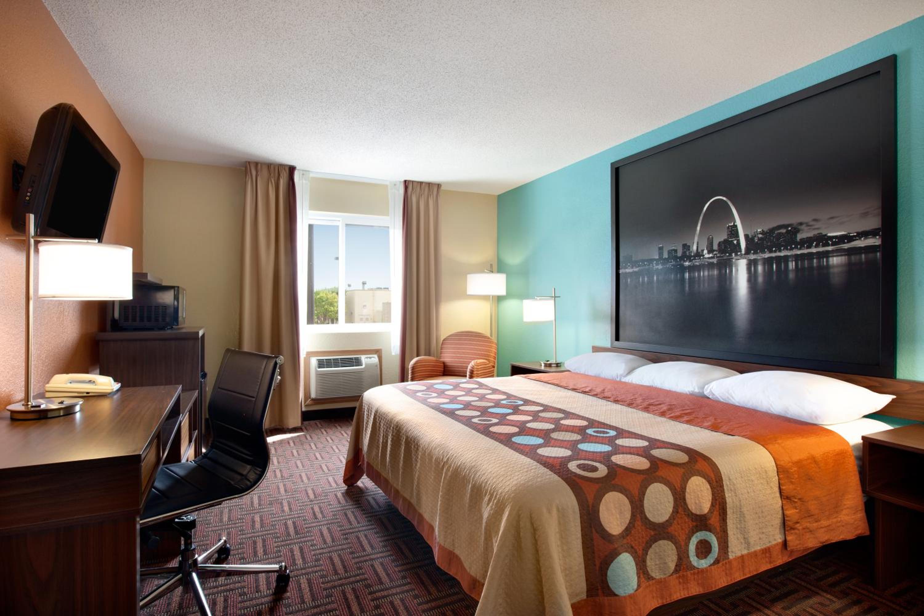 Super 8 by Wyndham Fairview Heights-St. Louis view 5