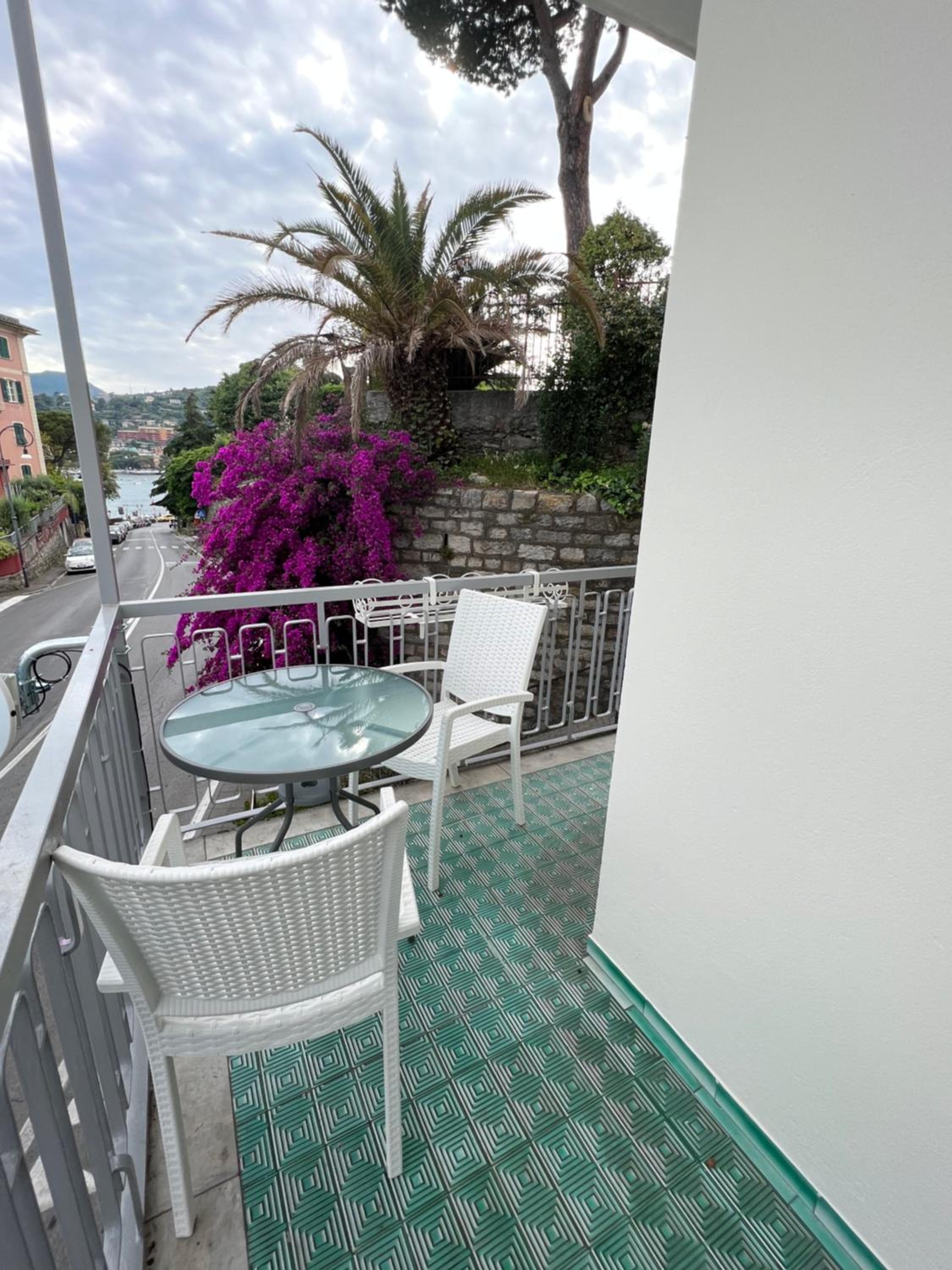 WELCOME RIVIERA -TORRE D'AVORIO APPARTAMENTO 126 mq piu'terrazzo25 mq - totalmente rinnovato- 250 m dal centro - parcheggio a pagamento 20 euro al giorno d