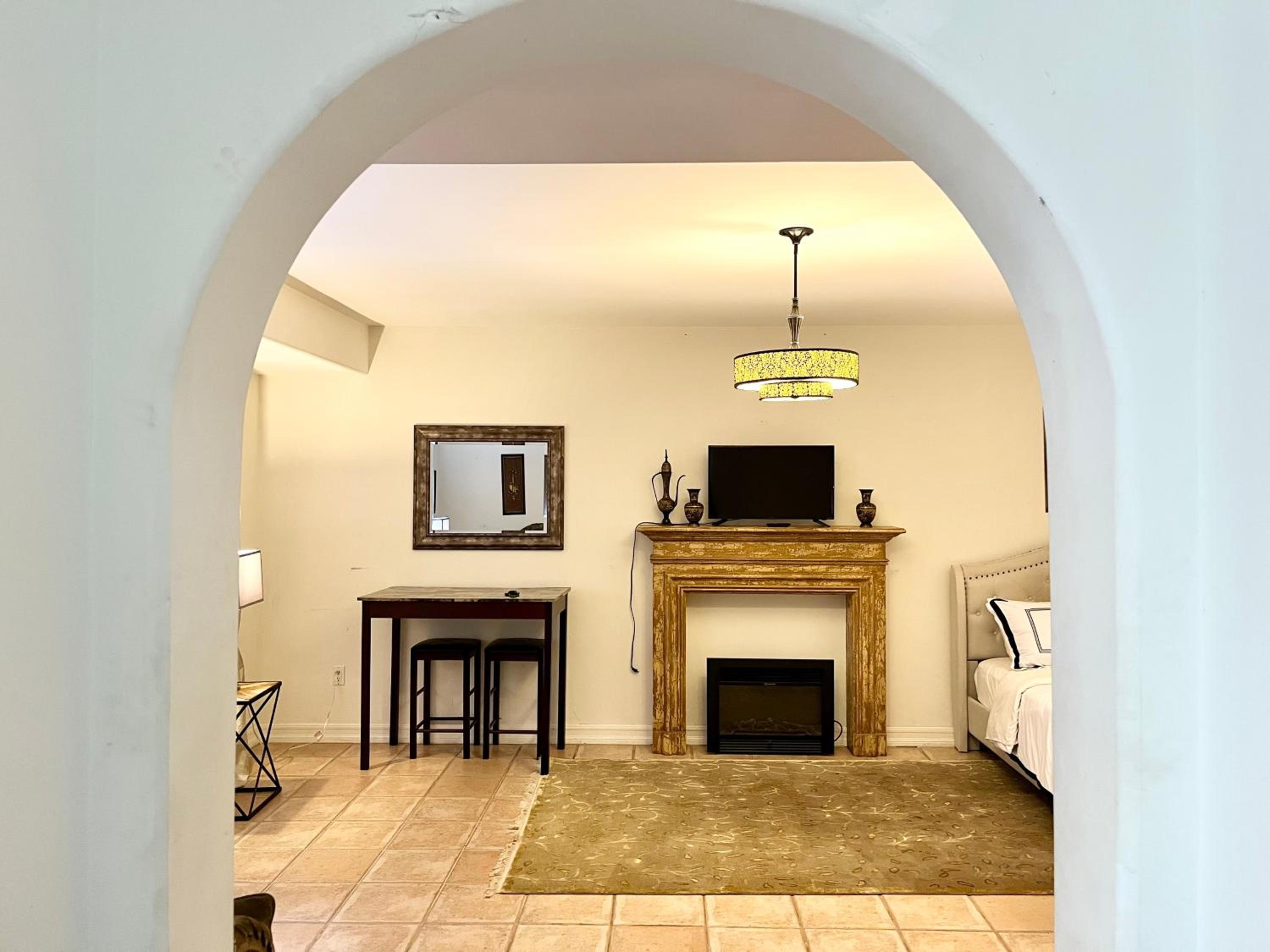 Hollywood Hills Homestay