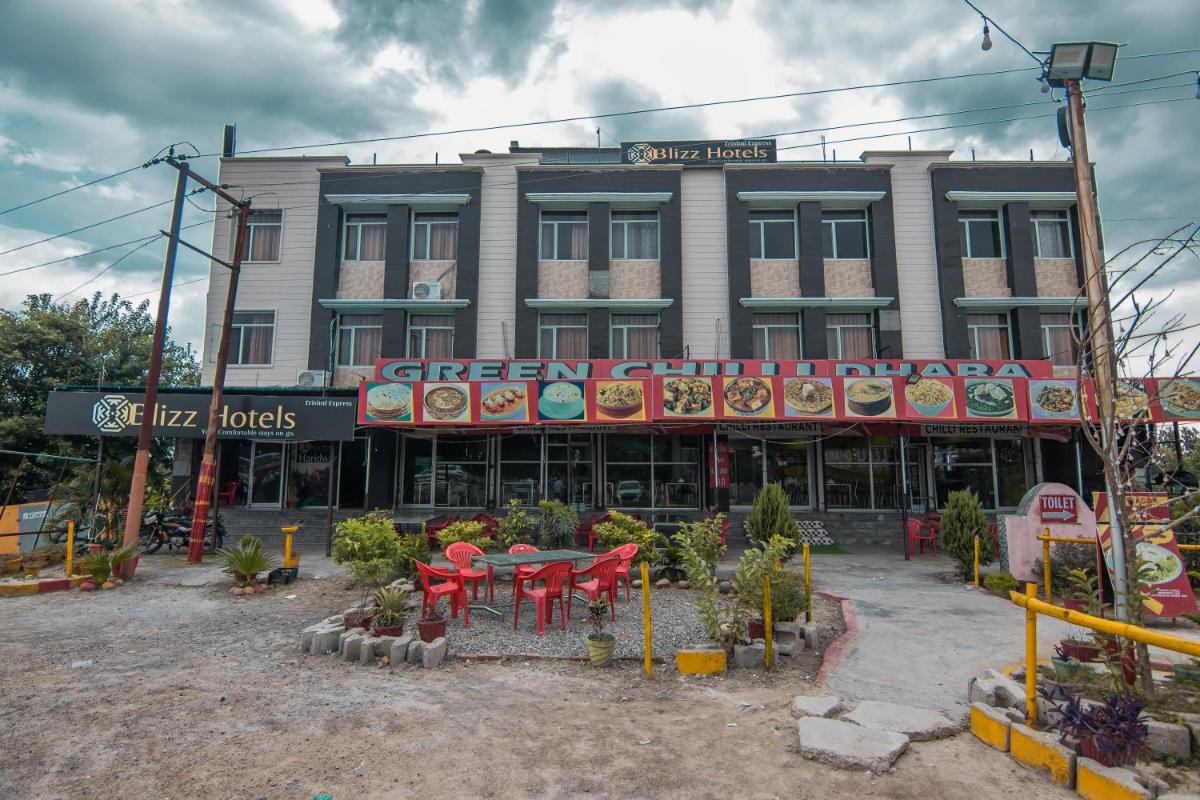 Blizz Hotels- Trishul Express