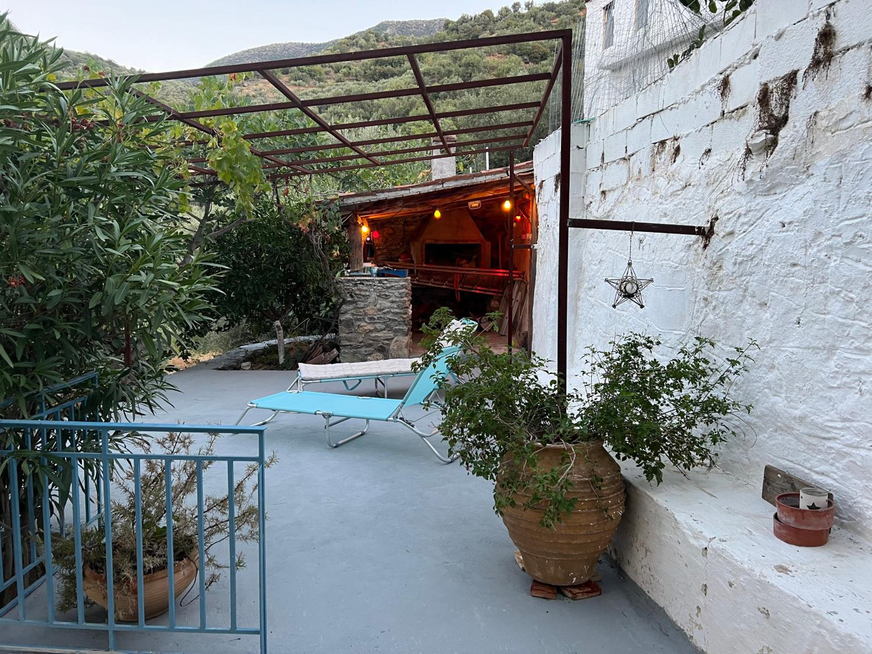 Maison charme avec piscine privée, près de la mer à Sappounakeika, Tyros view 4