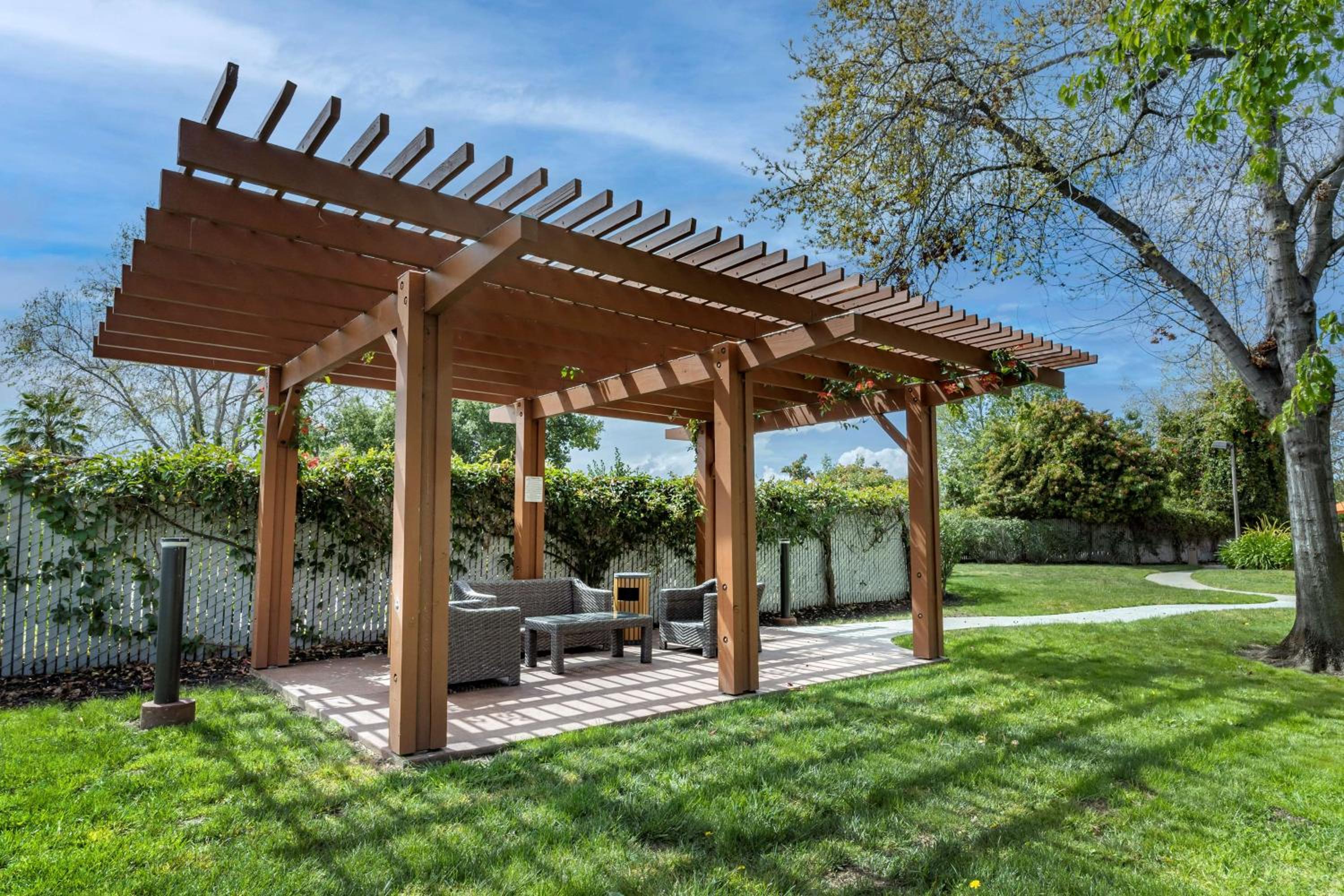 Best Western Plus Garden Court Inn - Property Image 5