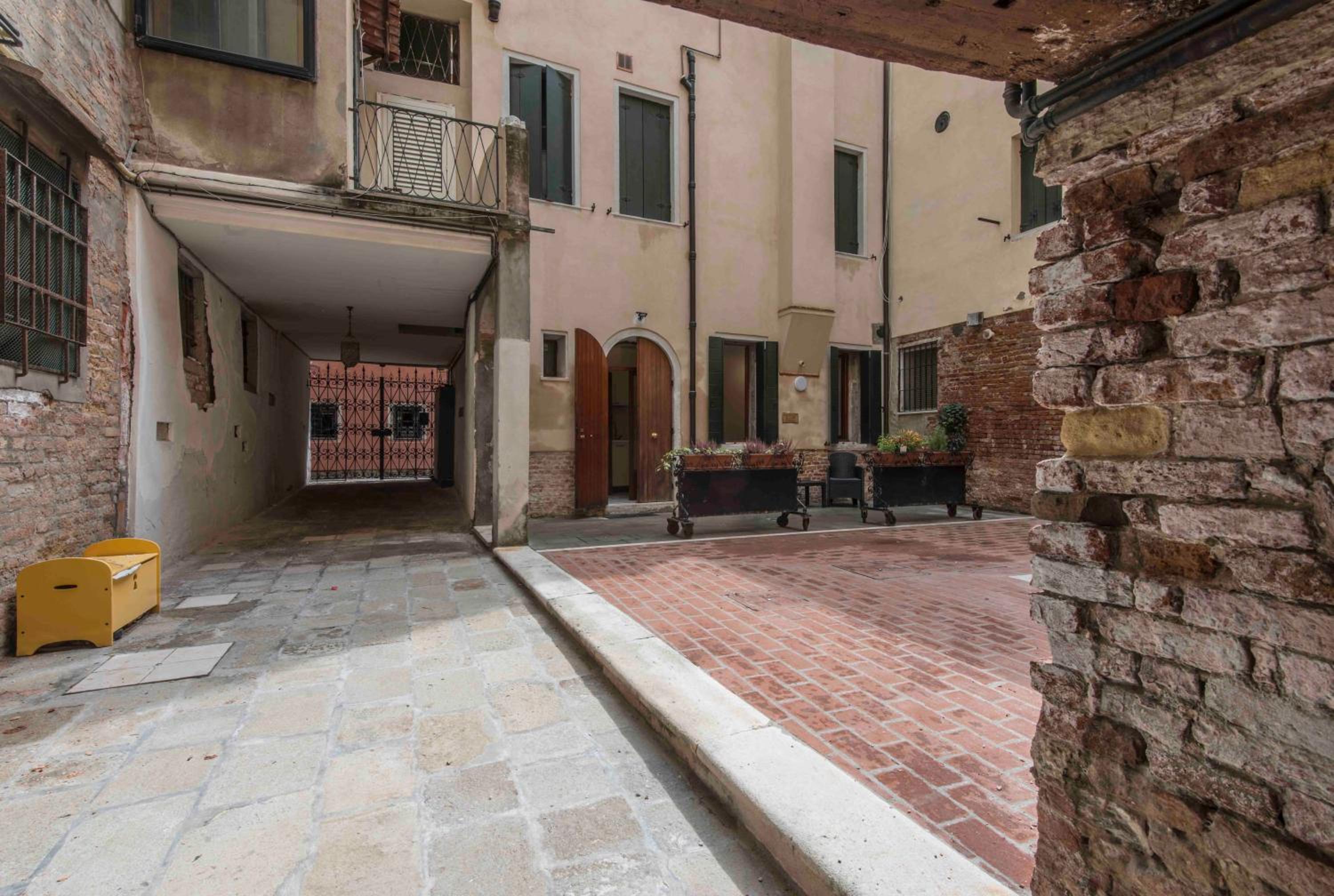 Corte sconta Ca'Maurizio