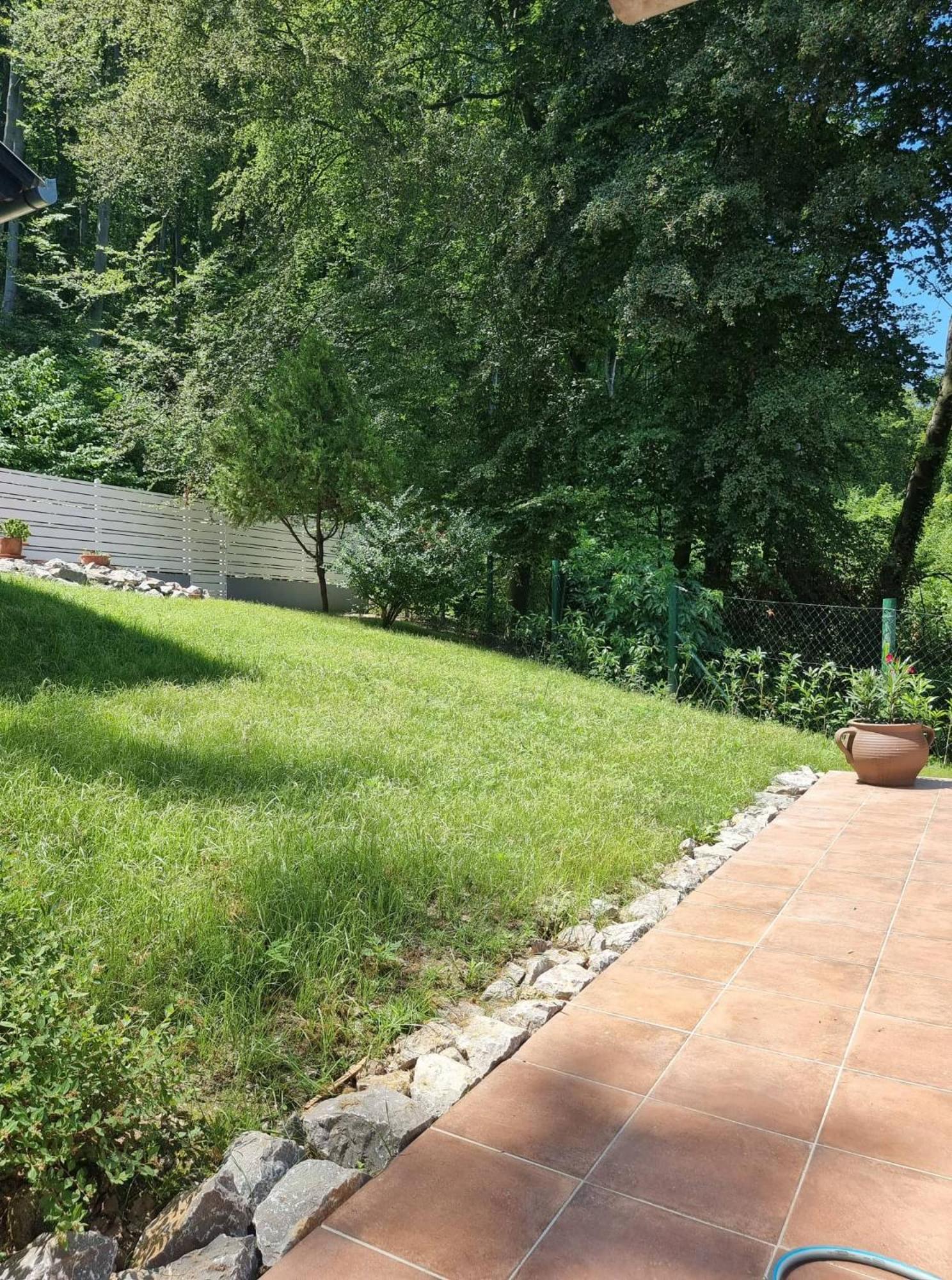 P10 Nyaraló view 2