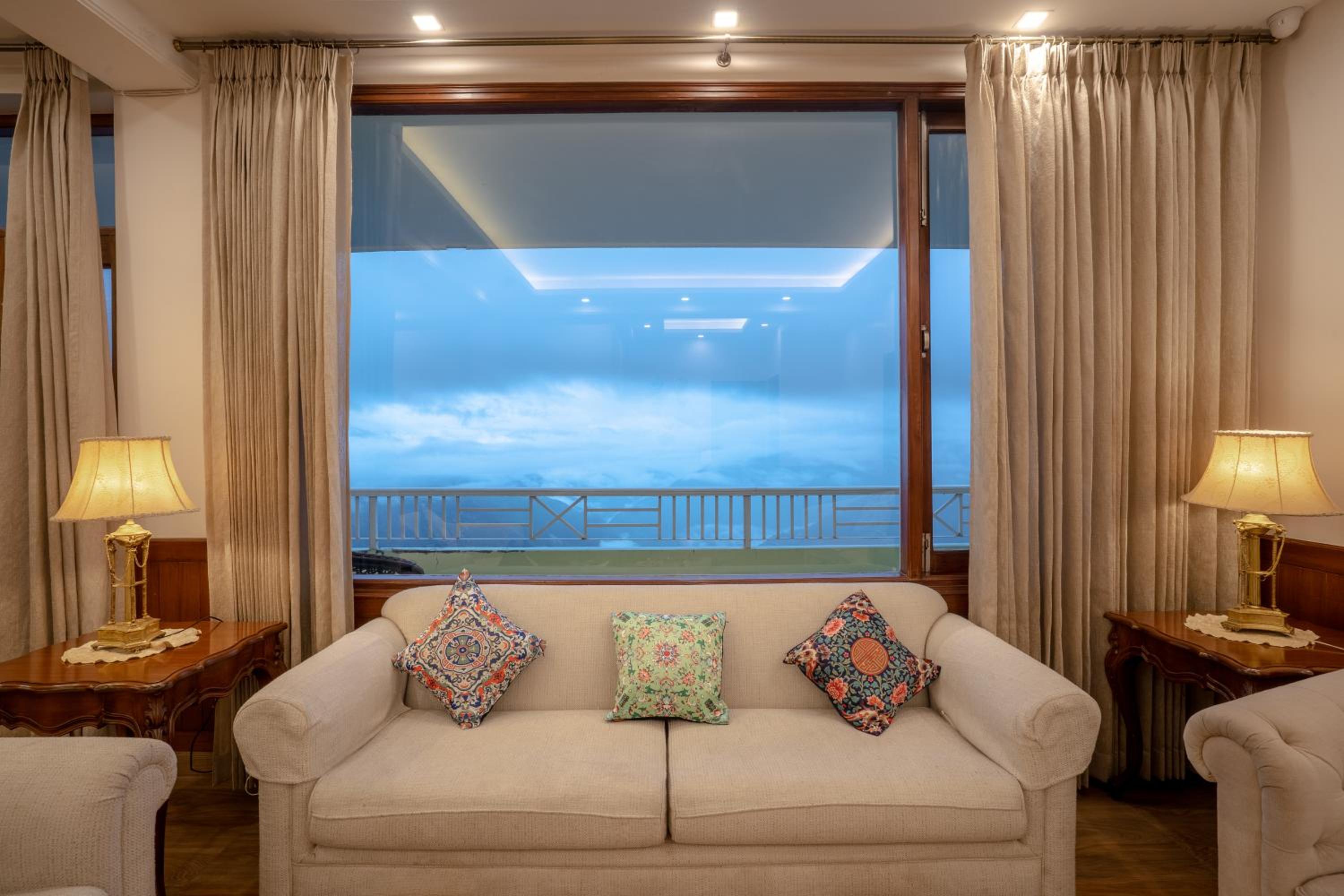 Hostie Mystica Premiere - Huge 3BHK Luxury home with Himalayan Views view 5