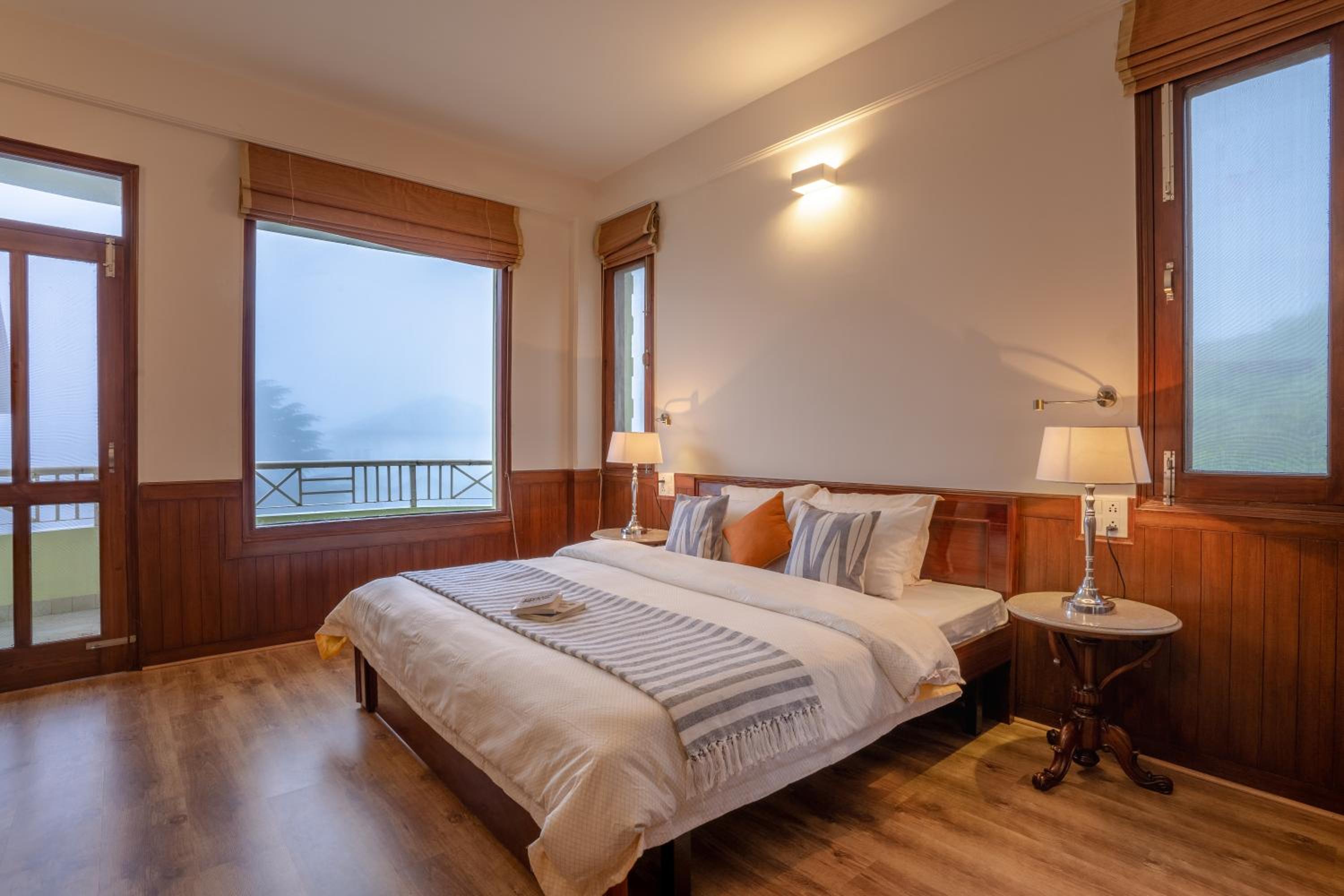 Hostie Mystica Premiere - Huge 3BHK Luxury home with Himalayan Views view 2