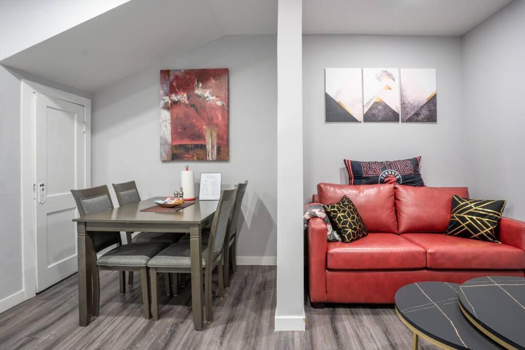 Modern & Private 1-Bedroom Apartment