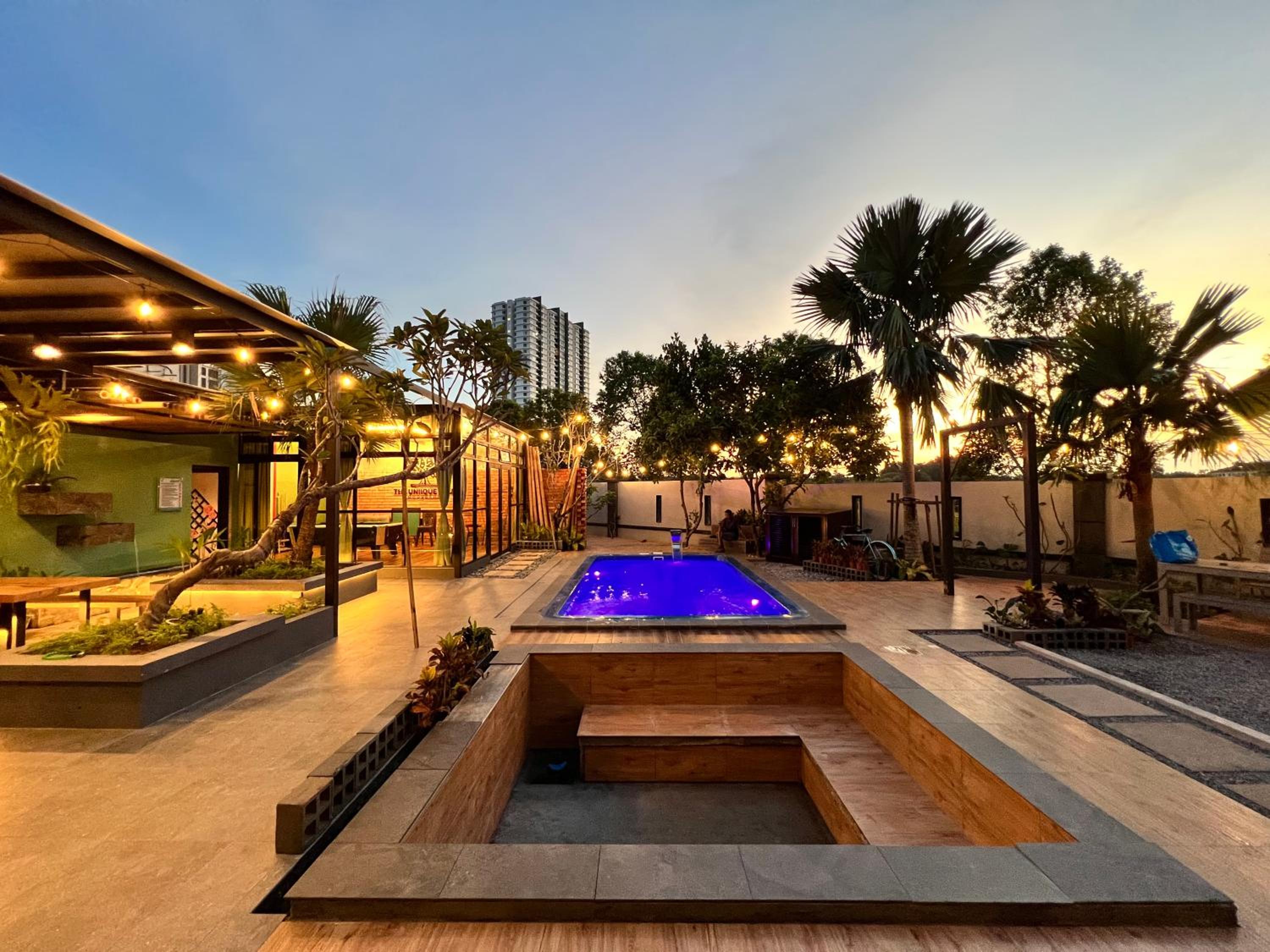 The Uniique Haus - Johor 1st Staycation Water Dining Experience