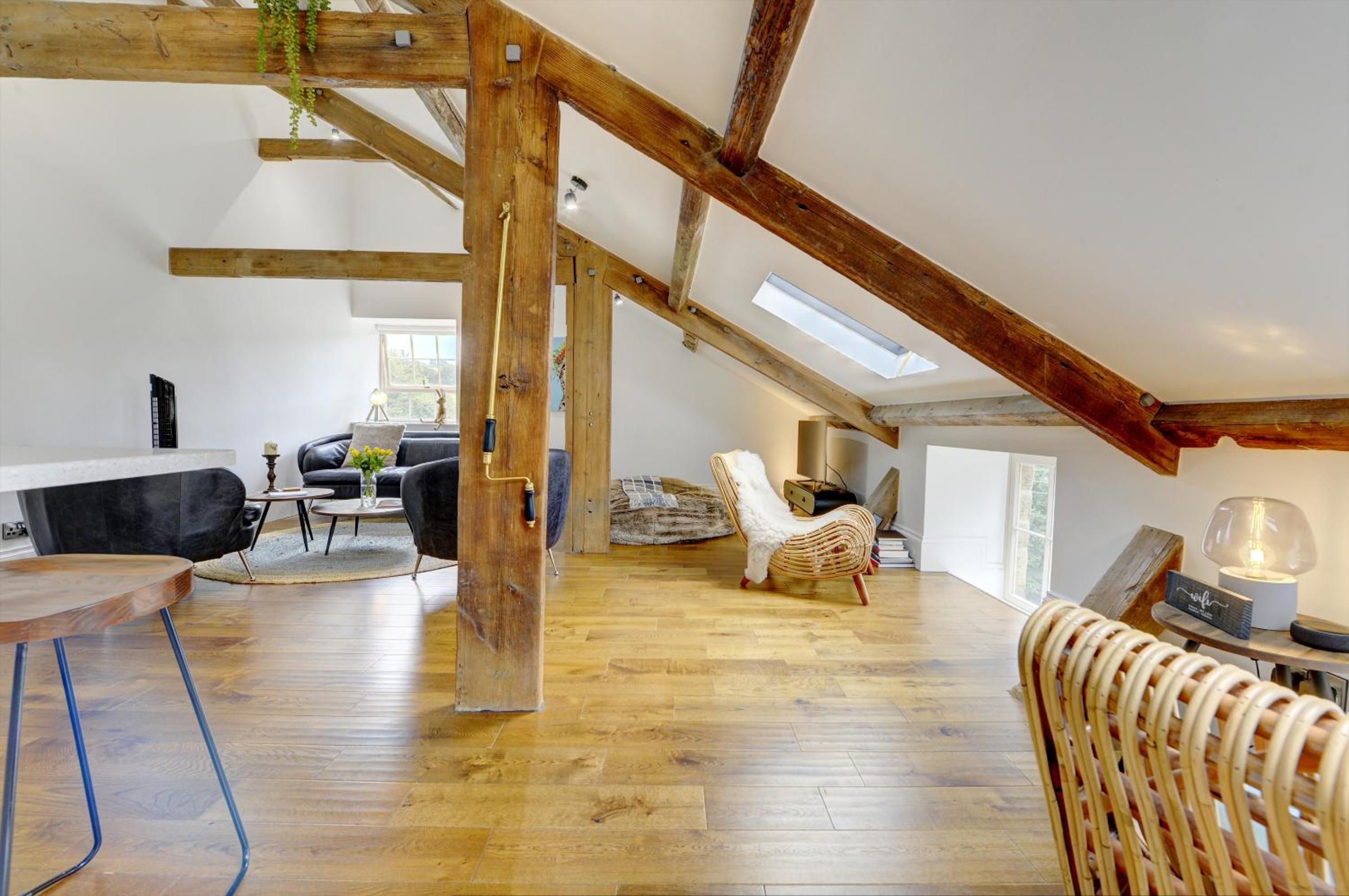 Loft 11 - Unique Apartment with Stunning Views view 3