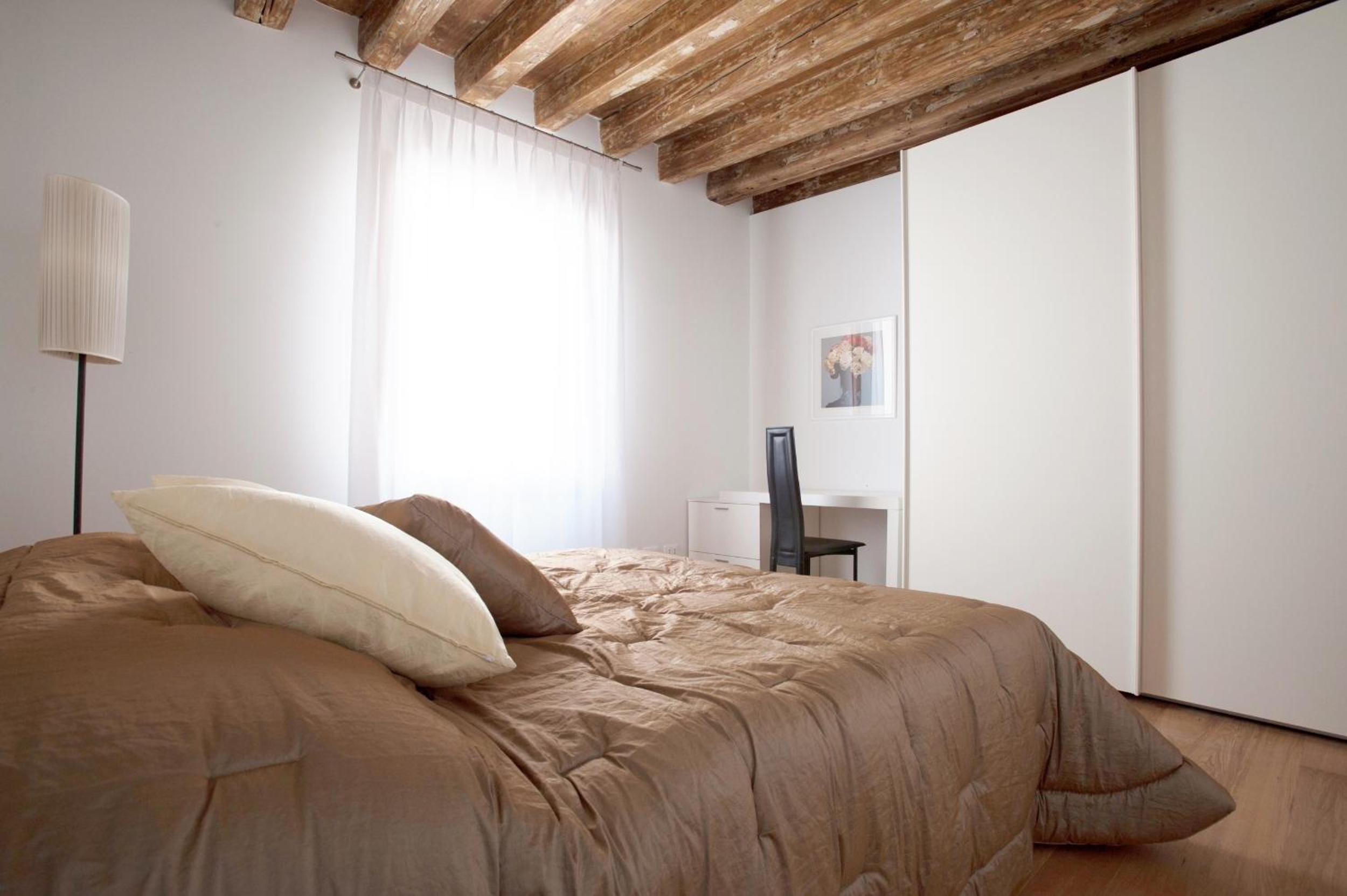 The Lion's House APT3