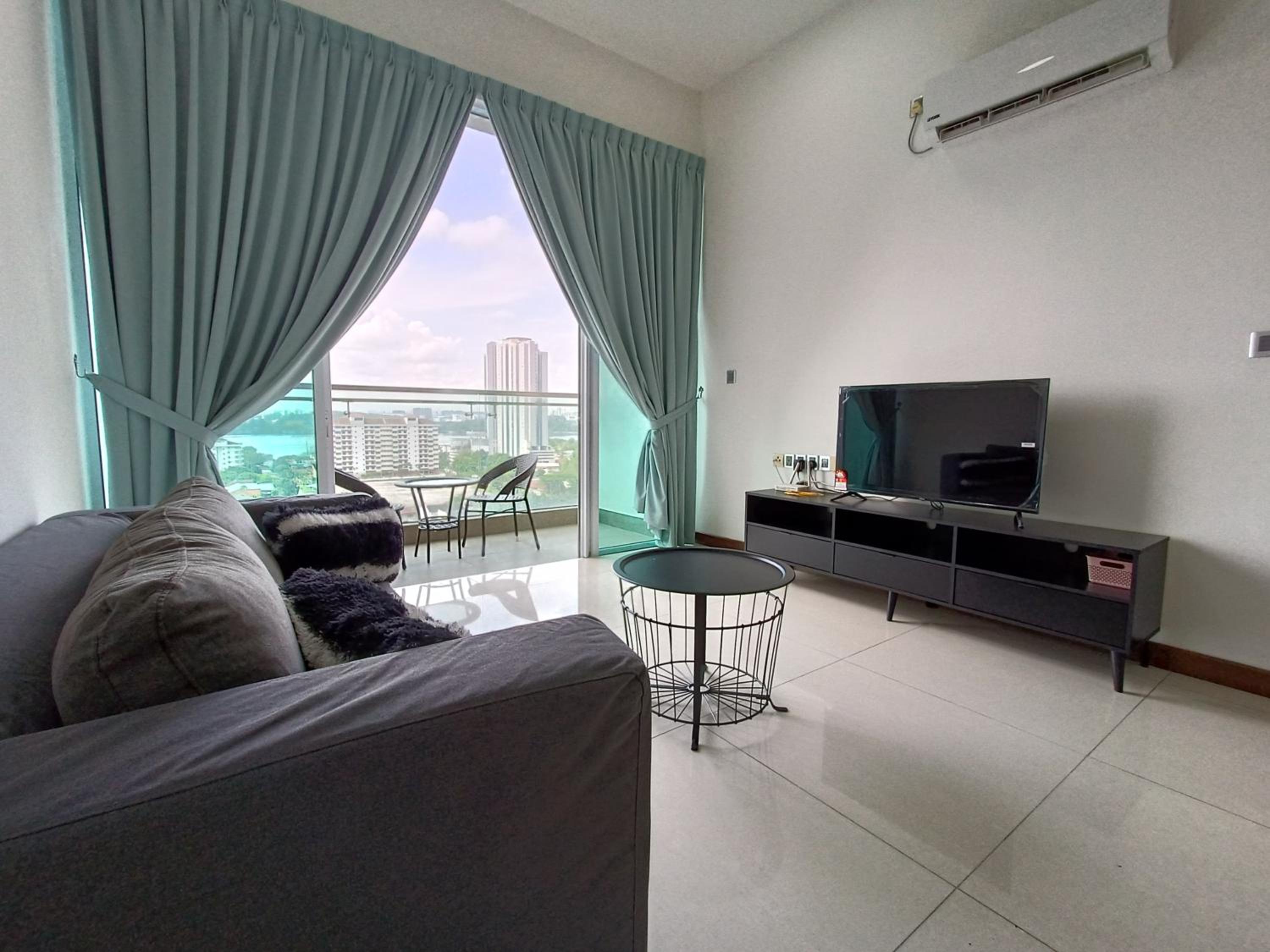 Paragon Suite Homestay by Antlerzone