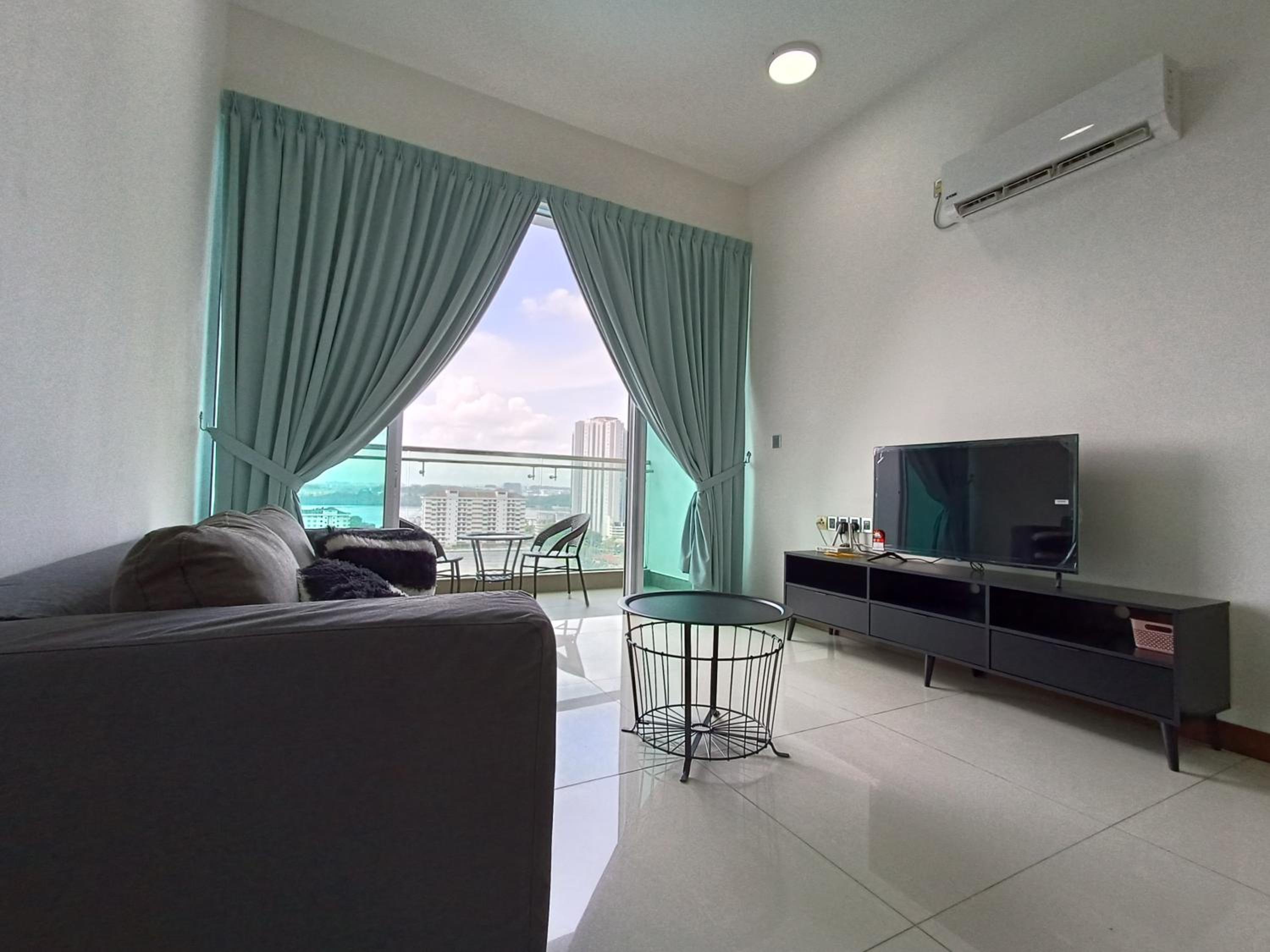 Paragon Suite Homestay by Antlerzone