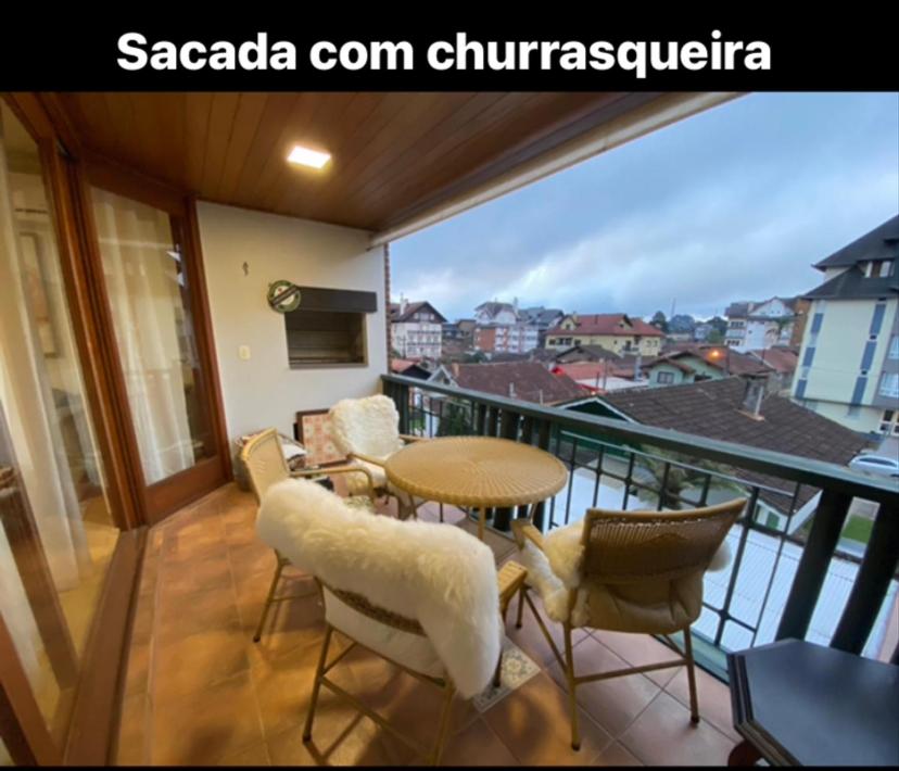 LUXUOSO APT ALMERIS PECCIN no Centro de GRAMADO