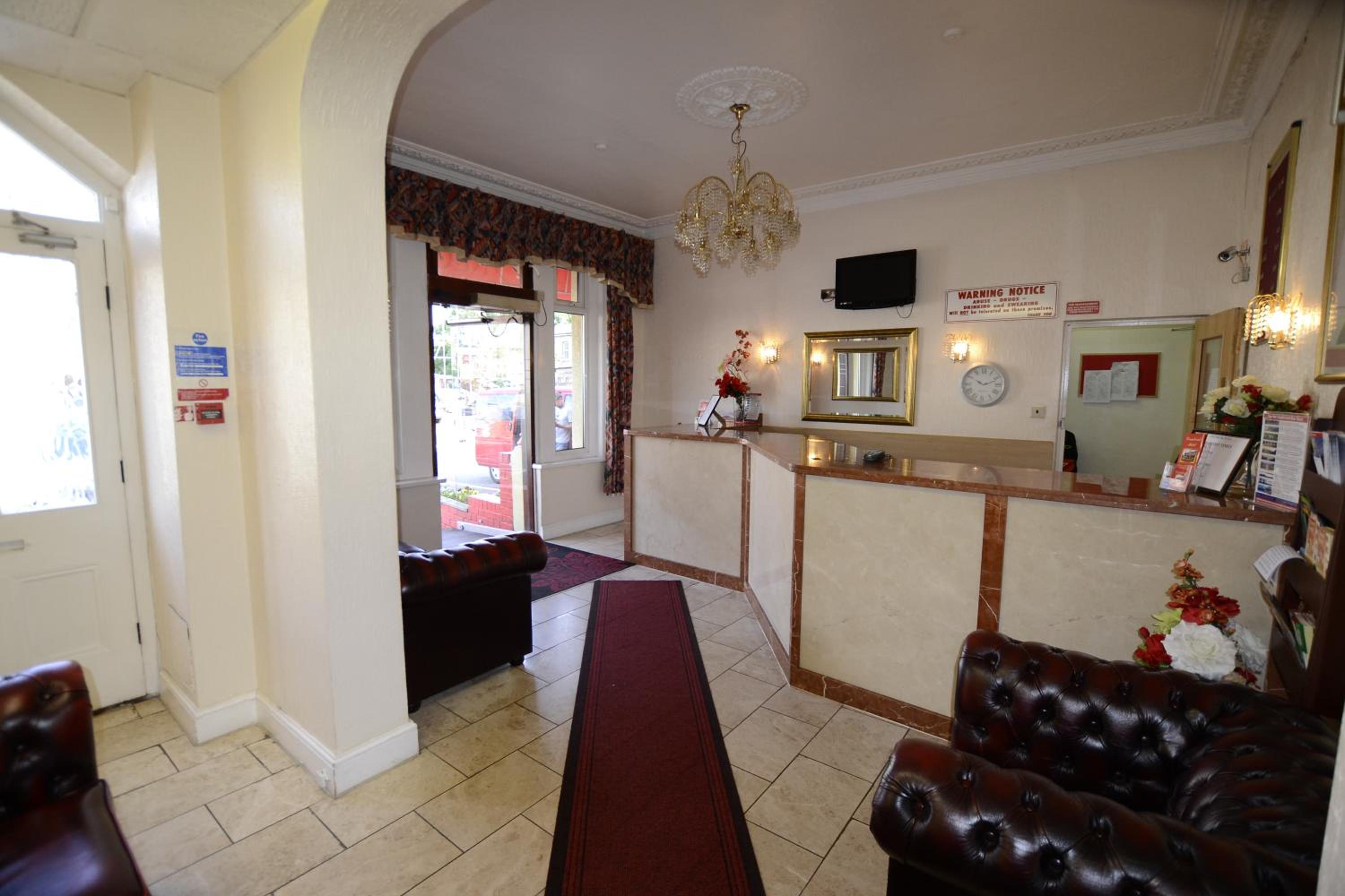 Ilford Vacations - Cranbrook Hotel - Property Image 4