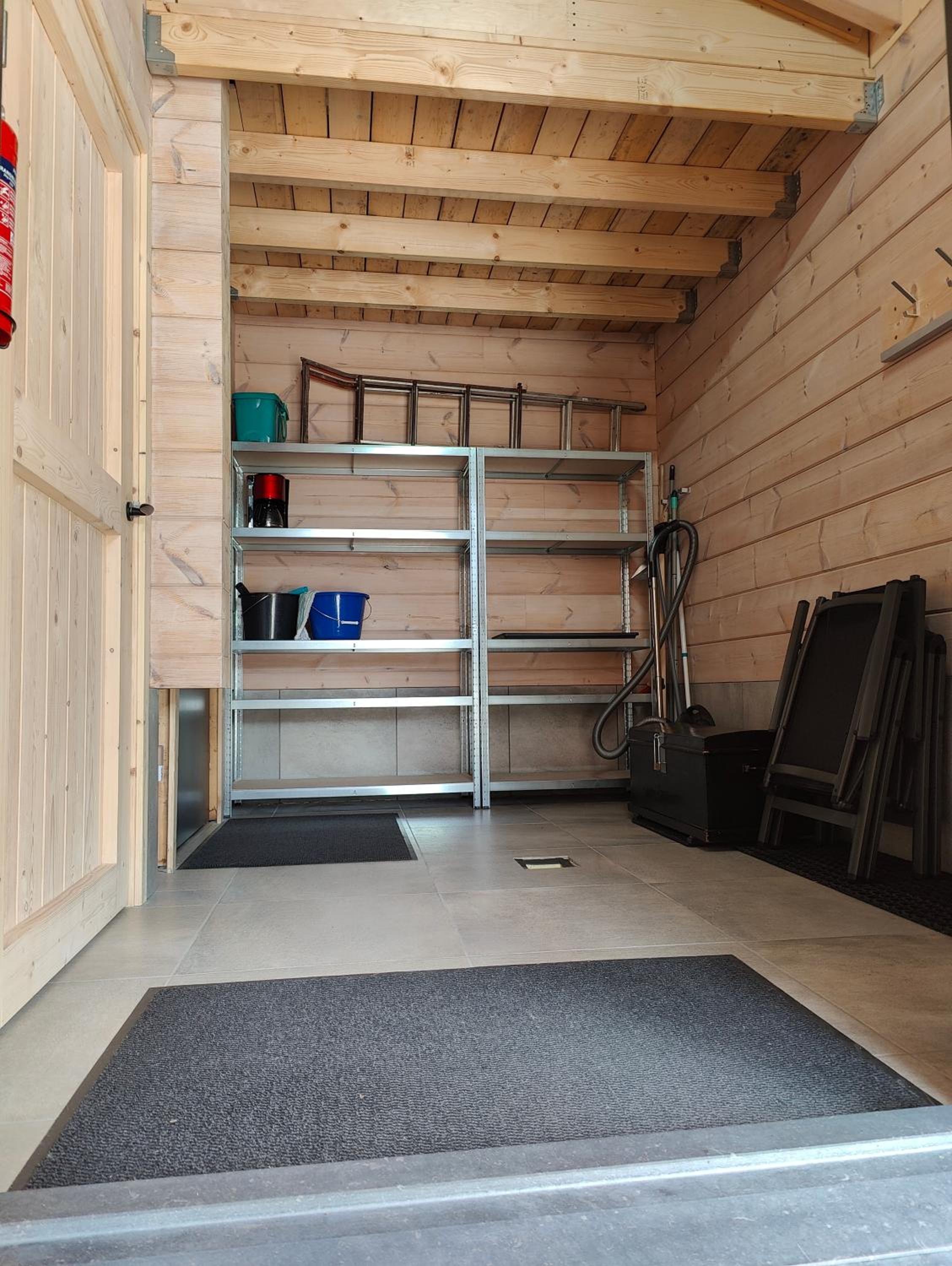 Chalet Momage dichtbij Skiliften, Skiverhuur en Bikepark!