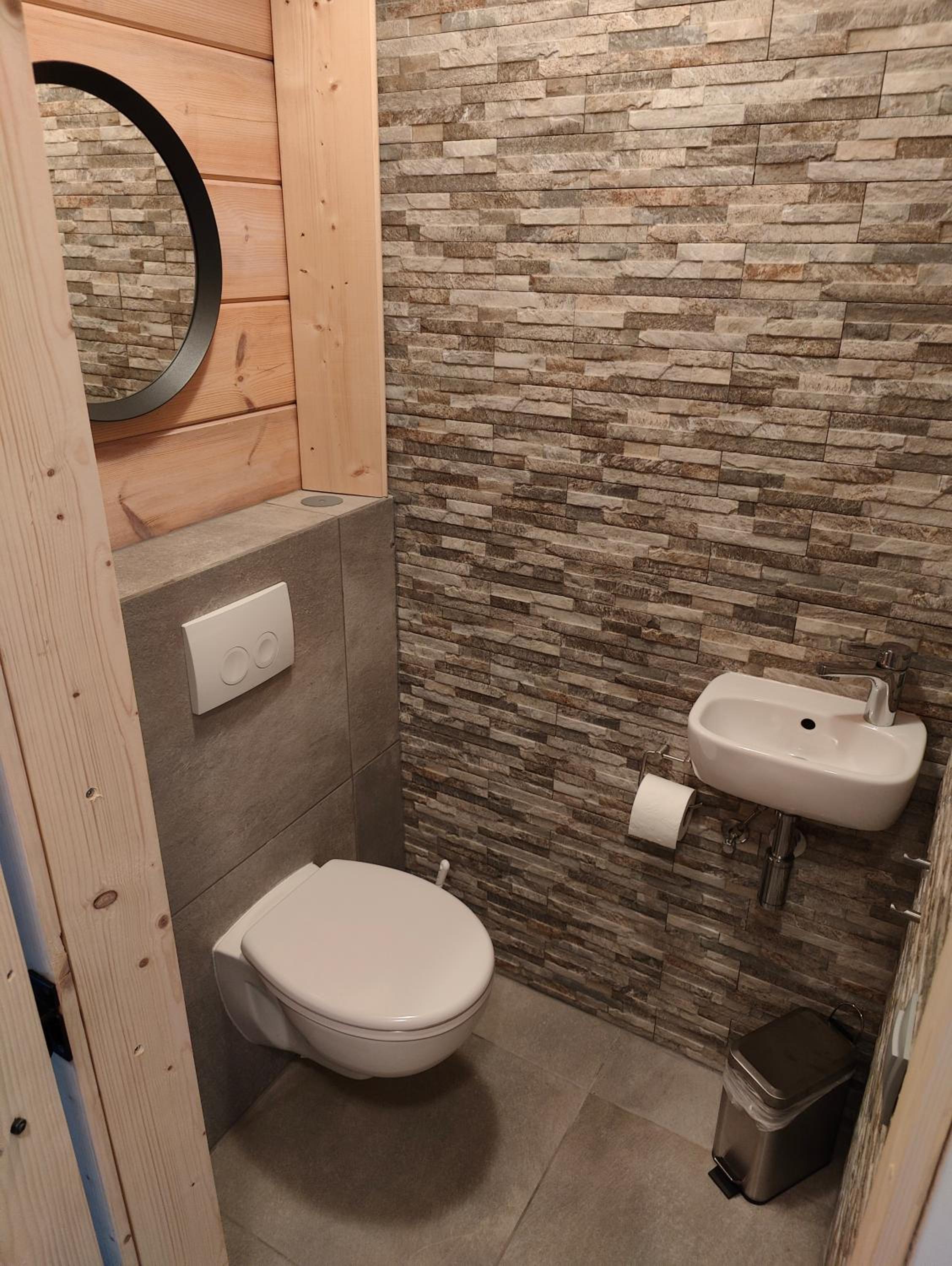 Chalet Momage dichtbij Skiliften, Skiverhuur en Bikepark!