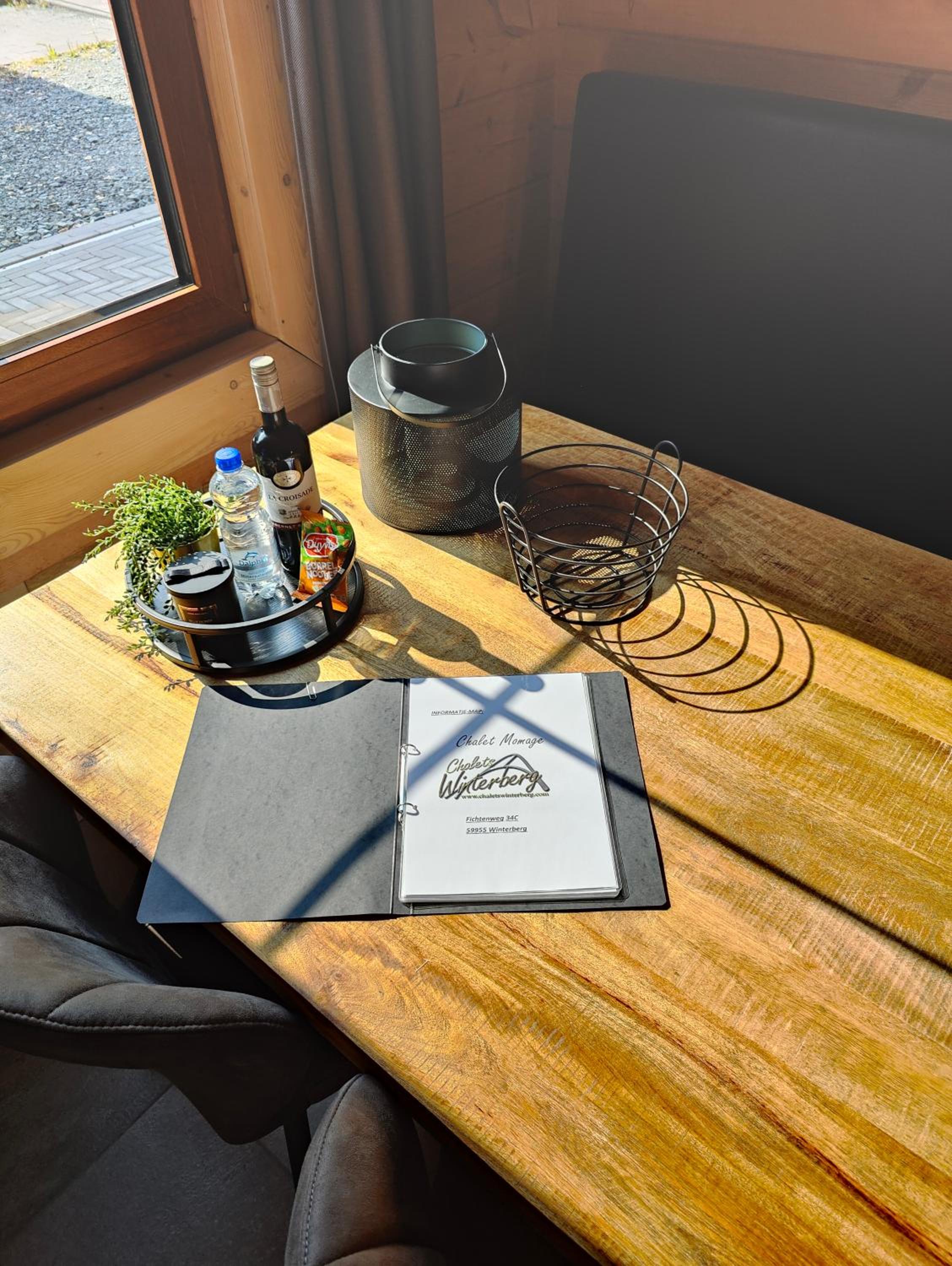 Chalet Momage dichtbij Skiliften, Skiverhuur en Bikepark!