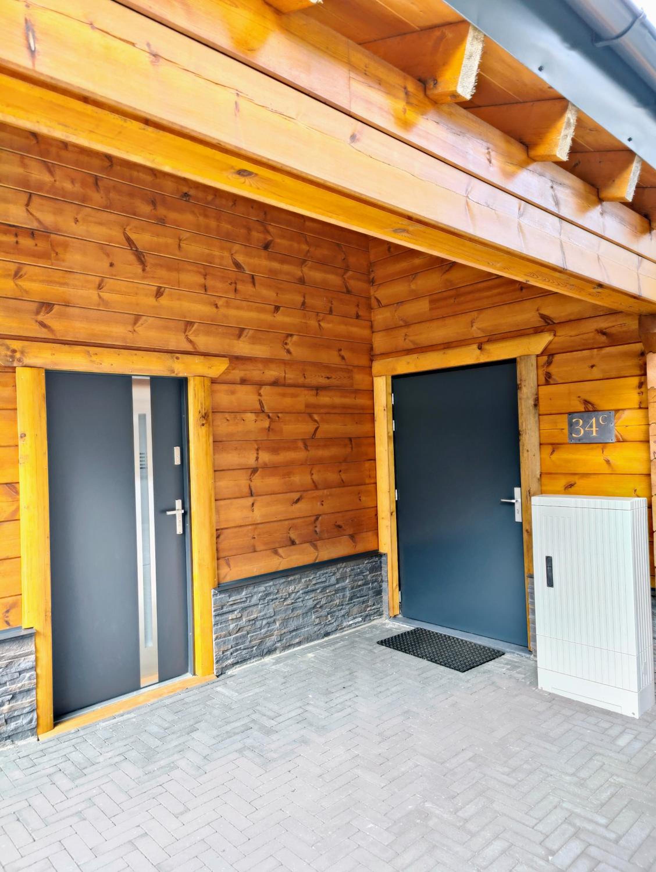 Chalet Momage dichtbij Skiliften, Skiverhuur en Bikepark!