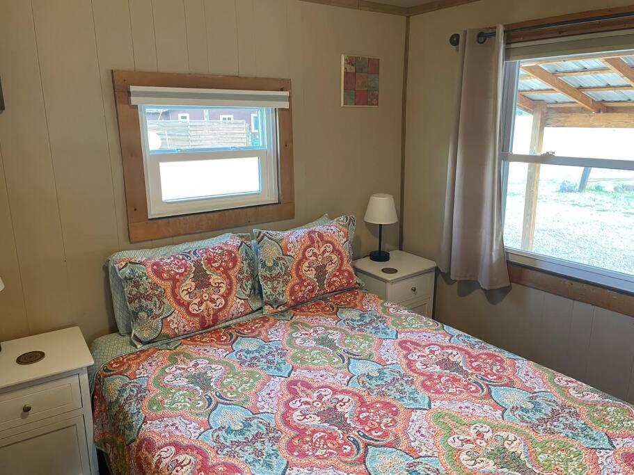 Cozy cabin #1 at Aspen Ridge Cabins view 5