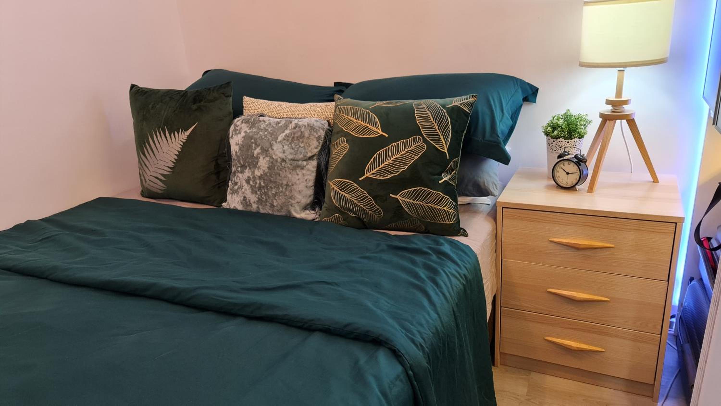 Spring Residences 1 Bedroom Deluxe Near Airport view 4