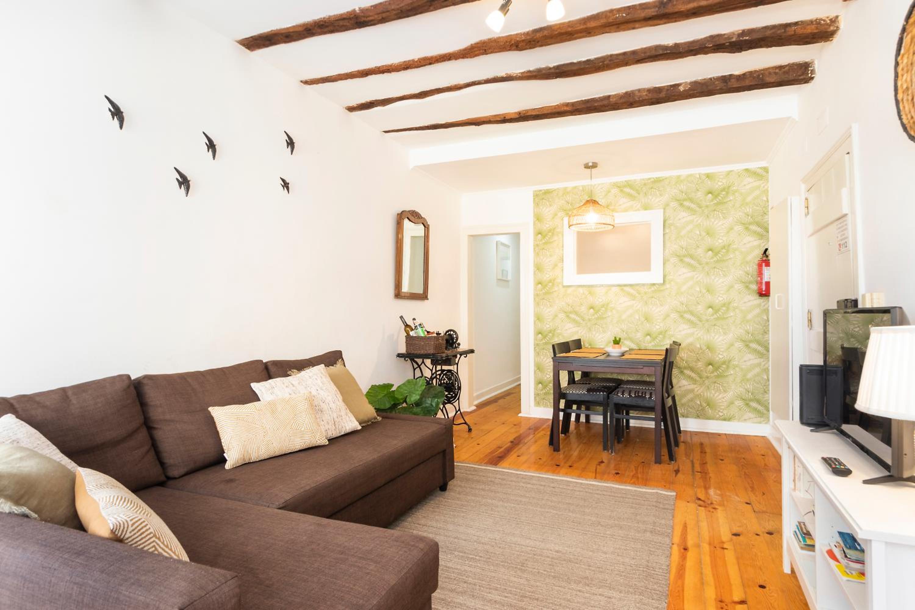 Alfama Patio Apartments view 5