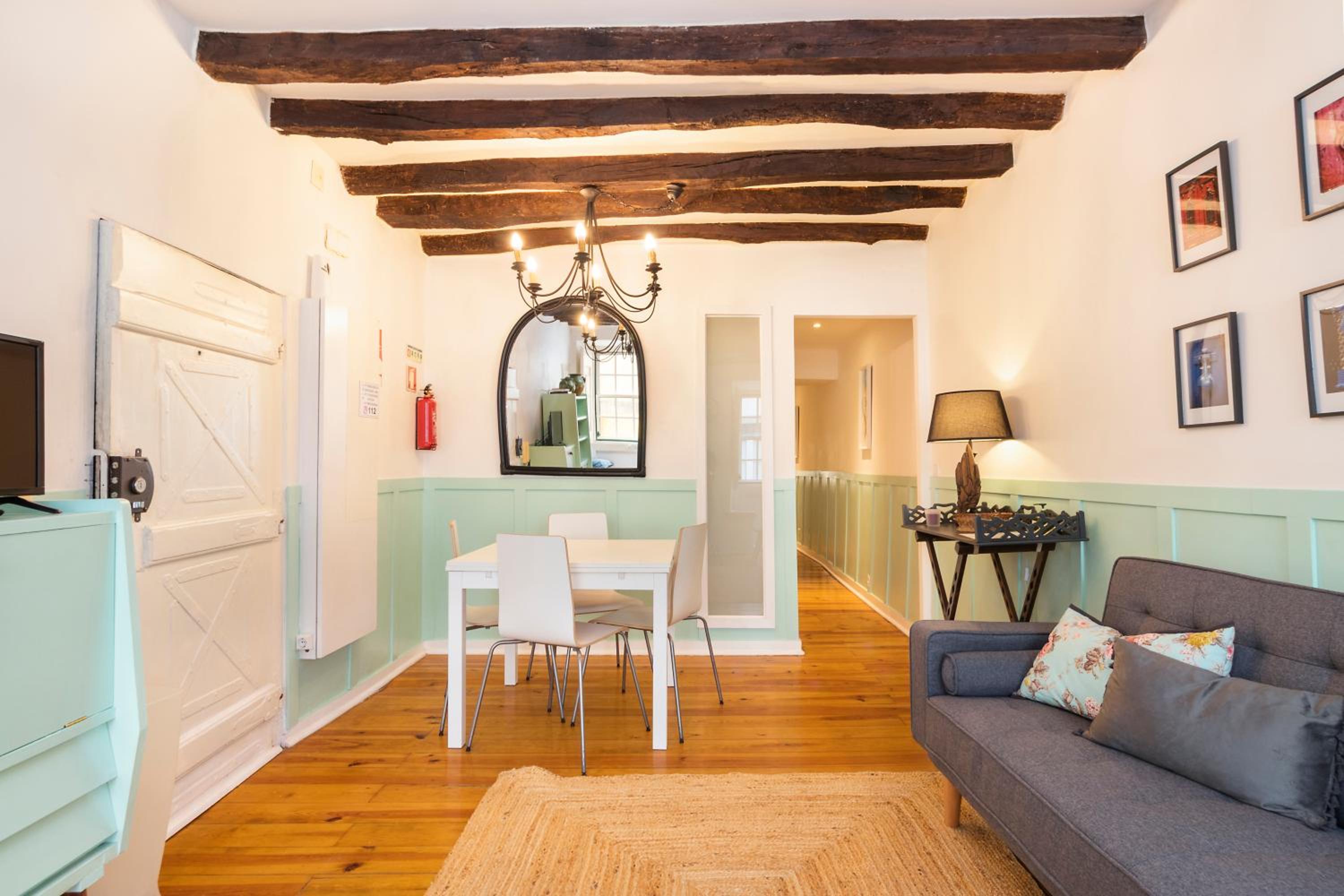 Alfama Patio Apartments view 4