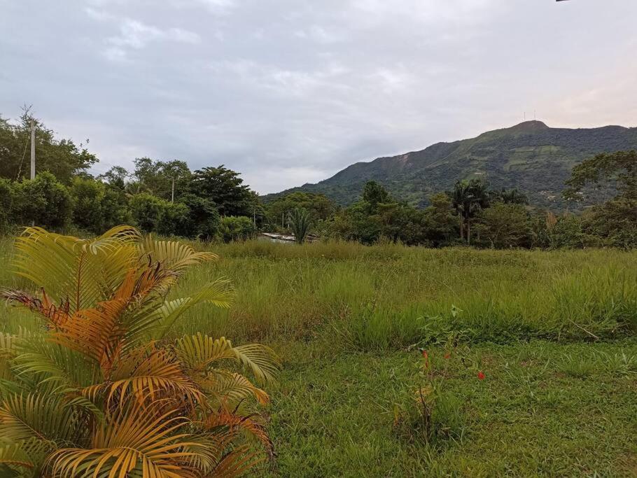 VILLETA, CASA CAMPESTRE CERCA DE PAYANDE