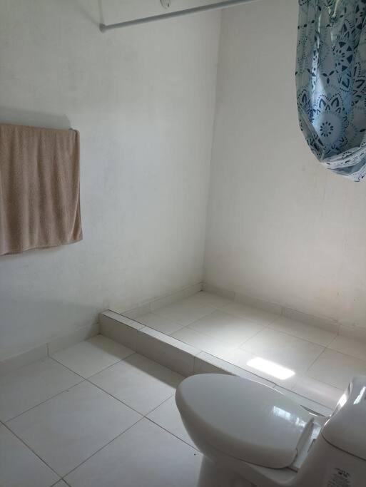 VILLETA, CASA CAMPESTRE CERCA DE PAYANDE