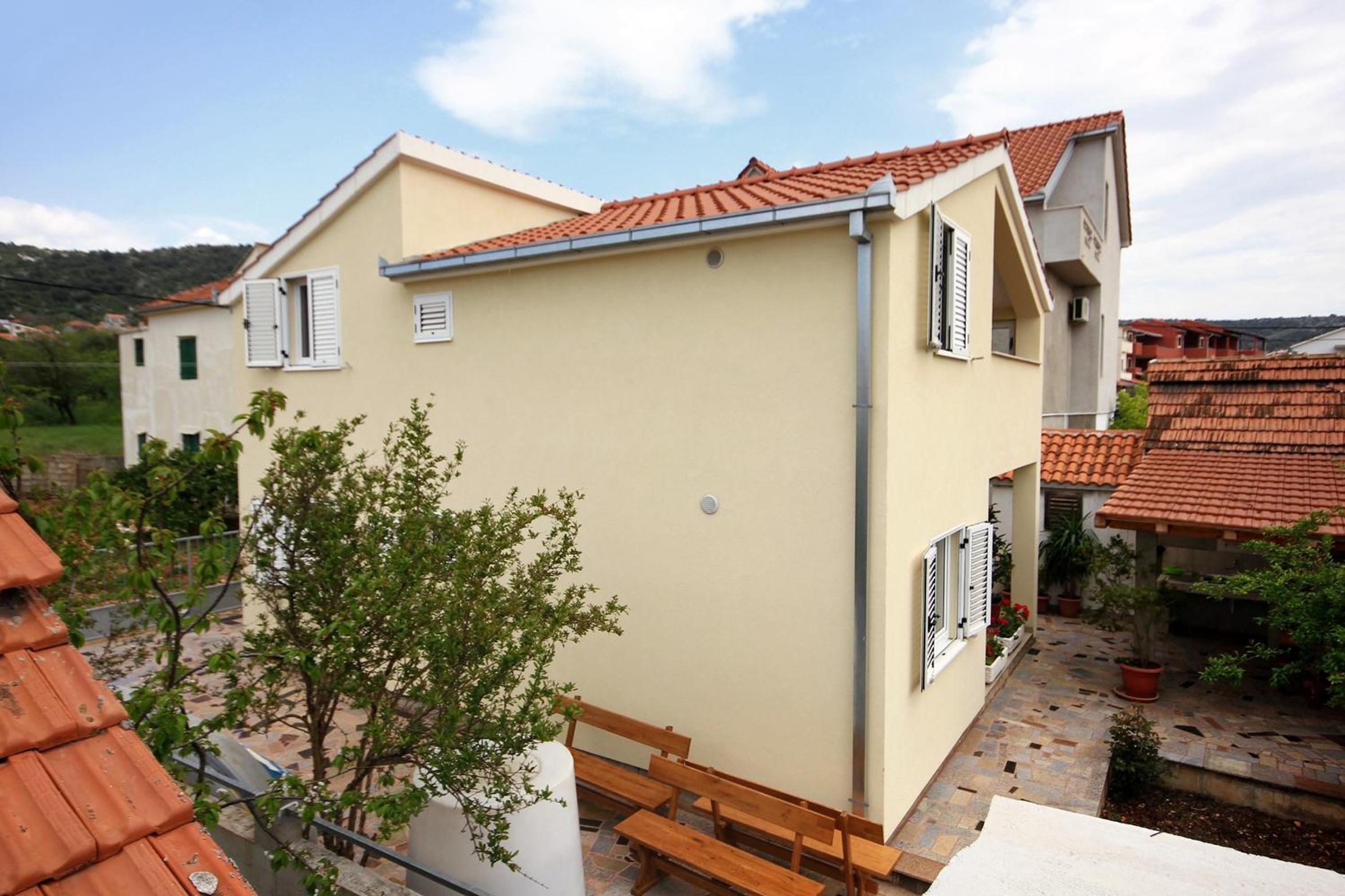 Apartments by the sea Vinisce, Trogir - 10008 view 3